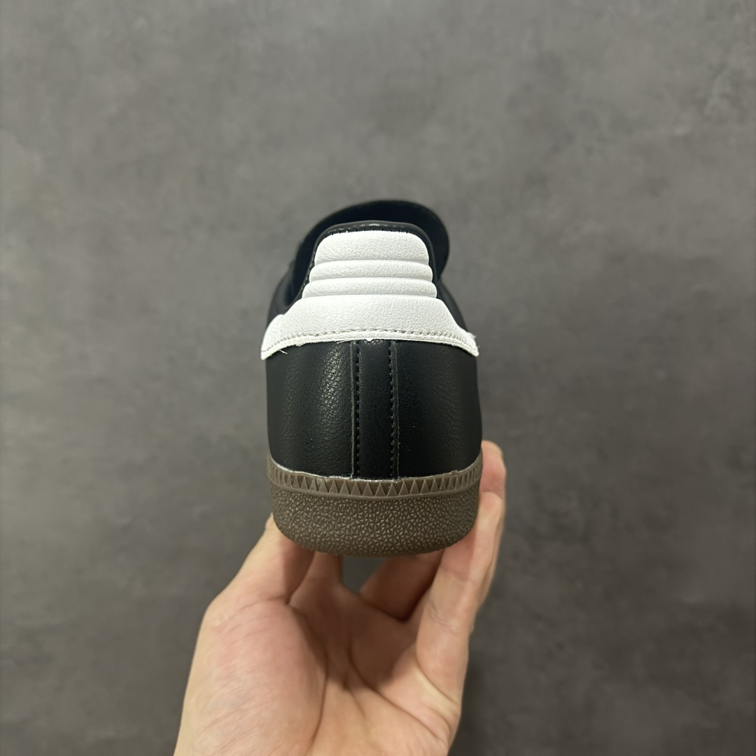 图片[4]-【公司级】潮流鼻祖回归,日本里原宿潮流品牌-A Bathing Ape安逸猿Bape x Adidas Originals Samba OG\”BAPE\”桑巴舞系列绅士德训足球风百搭低帮休闲运动板鞋“联名黑白猿人头鸳鸯” 采用软质荔枝纹纤维革鞋面材质#内搭海玻璃鞋垫#外置RB耐磨防滑橡胶大底❗️ 货号：JR9246 尺码：36-45 编码：XSB200210-选品中心