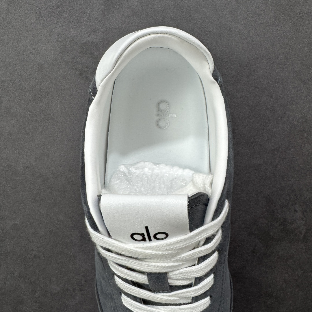 图片[7]-【公司级】Alo Yoga Sunset 低帮 男女同款 德训鞋舒适百搭防滑耐磨低邦生活休闲鞋“麂皮浅骨白生胶底” 设计灵感源自洛杉矶日落大道，把加州的自由随性穿在脚上。低帮鞋型、柔软绒面革鞋面，复古又时尚，从健身房到街头，无缝切换；RecoveryL Foama鞋垫，脚感就像踩在云朵上，宽鞋带加上缓震鞋领，贴合双脚，给你稳稳的舒适。 型号 A0891U 尺码：36 37 38 39 40 41 42 43 44 45 编码：XSB220230-选品中心