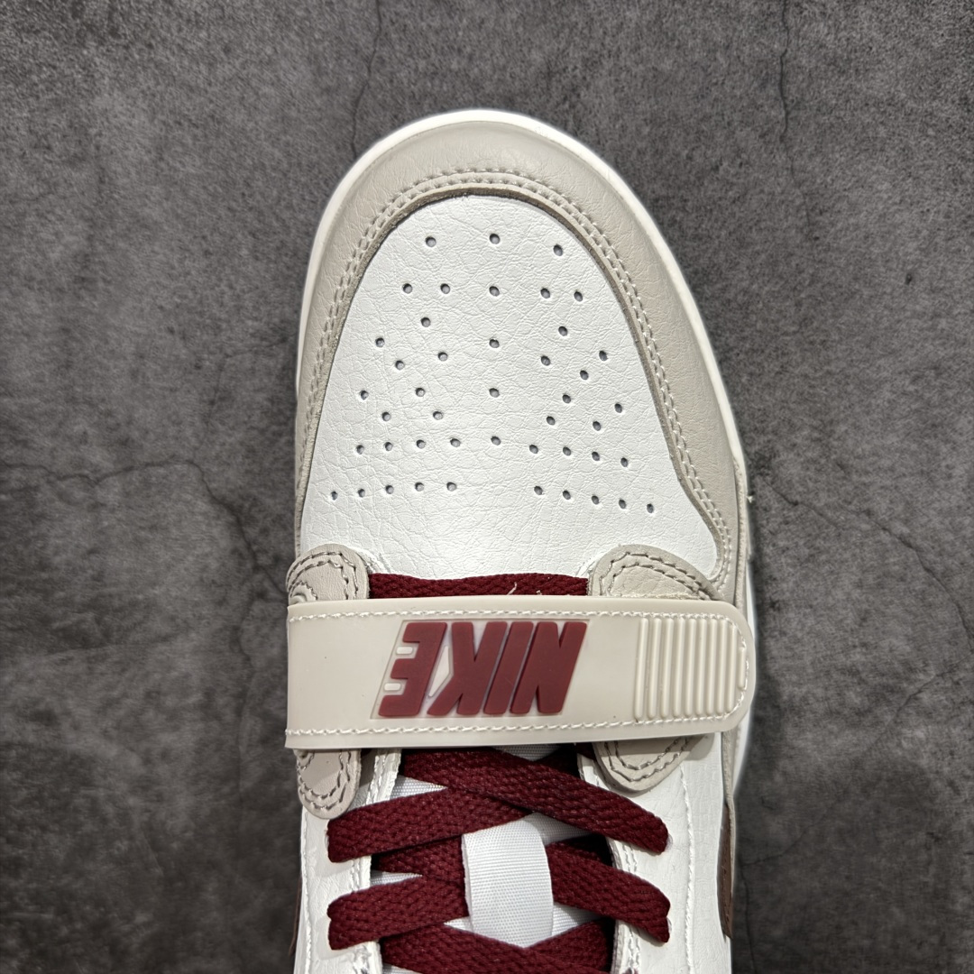 图片[5]-【纯原N版】Air Jordan Legacy AJ312 Low 低帮复古篮球鞋 白棕红 马年限定 IQ9783-121 市场最强独一档产物 全套原纸板楦头开发 原厂大底磨具加持立体防滑纹理 原档数据后跟TPU子母扣魔术贴 原装可视Air Sole气垫 原汁原味最完美的312代版型 唯一正确鞋头趴度弧度高度鞋身腰线 进口港宝加持 后跟自然饱满 全鞋荧光划线卡点 追求极致完美 每一双都是工艺品 多重QC质检 超越公司货的品控标准 实实在在的免检产品 鞋身采用了皮革材质打造 横跨鞋面的魔术贴十分吸睛 侧面的Swoosh Logo的一部分被鞋面遮挡了一部分 颇具玩味 魔术贴上标有NK标识 而鞋舌上是Jordan的经典红色飞翼Logo 后跟和鞋底均采用了AJ3的设计 后跟上同样也使用了经典的爆裂纹图案 尺码：36-47.5-选品中心