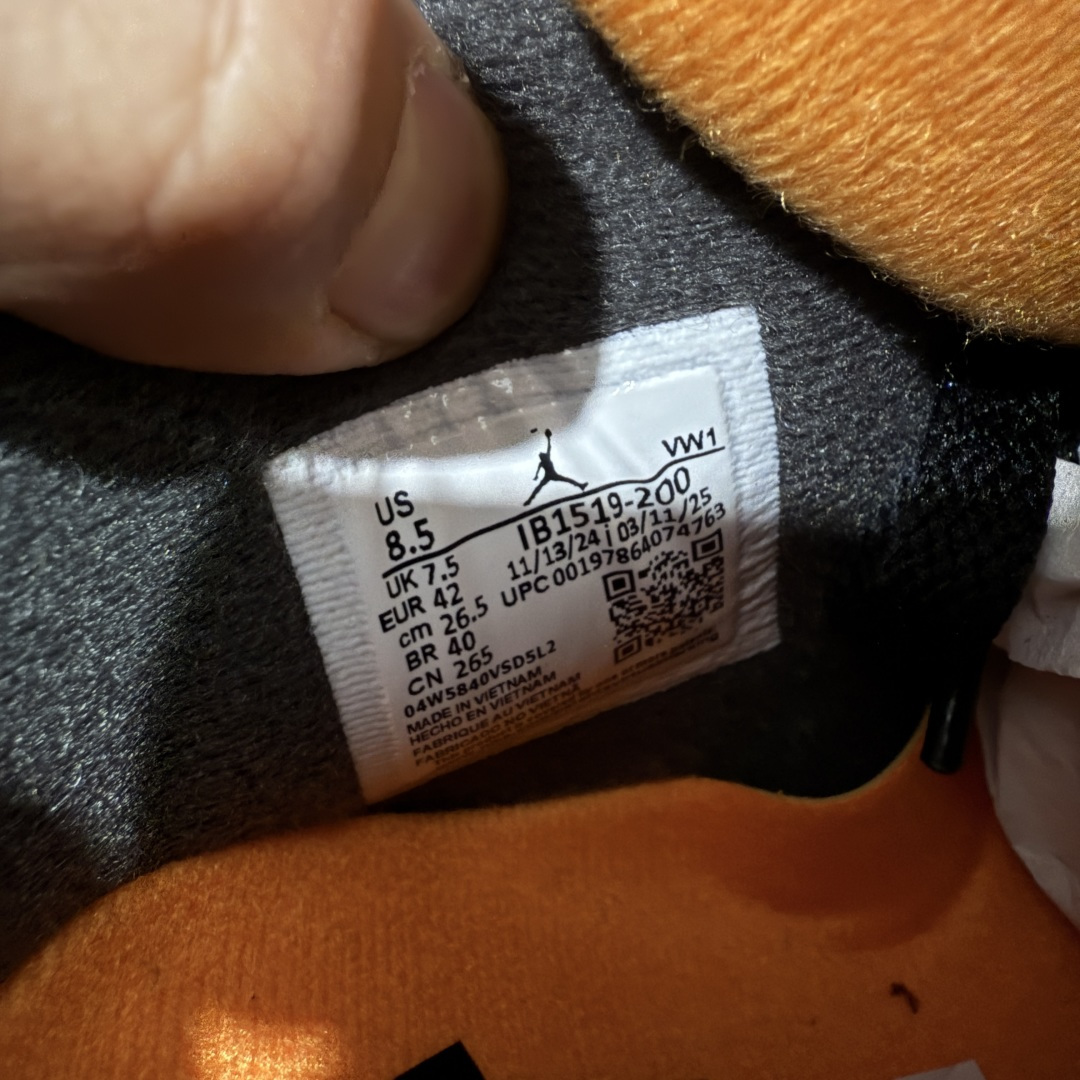 图片[8]-【新DT版】Air Jordan 4 Retro AJ4 乔4军绿 IB1519-200 全新升级改良 顶级原厂麂皮绒感到位 原鞋原楦原纸板同源开发 完美呈现乔4的版型 内侧正确双色网格 还原细节 原厂皮料 正确气垫颜色 正确网格工艺 正确拉帮工艺 全鞋原装材料制作 原档案原模具打造 支持全方位与正品对比 尺码：40-47.5-选品中心