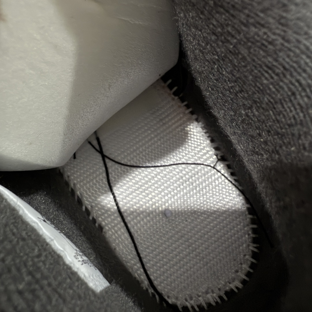 图片[9]-【新DT版】Air Jordan 4 Retro AJ4 乔4军绿 IB1519-200 全新升级改良 顶级原厂麂皮绒感到位 原鞋原楦原纸板同源开发 完美呈现乔4的版型 内侧正确双色网格 还原细节 原厂皮料 正确气垫颜色 正确网格工艺 正确拉帮工艺 全鞋原装材料制作 原档案原模具打造 支持全方位与正品对比 尺码：40-47.5-选品中心