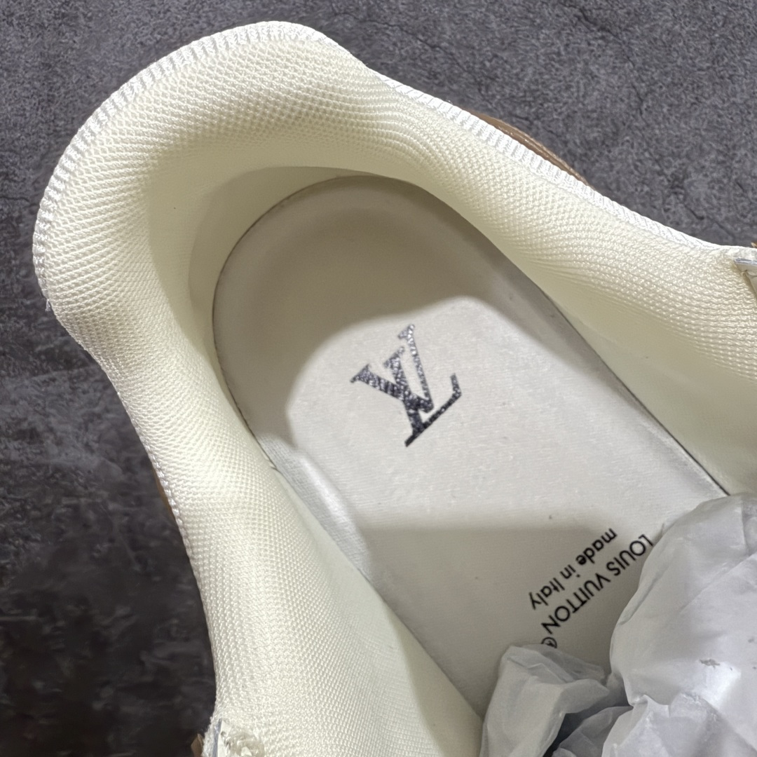 图片[8]-【天花板/Goat版】 市场最强版 没有之一的存在💪🏻 Louis Vuitton LV Trainer 系列全新版上架 手里有正品的可以对比下🆚懂货的看细节‼️ 此版品质是市场从未达到的新高度！ 整体版型 皮料 牛仔布的色差 压花纹路清晰度 后跟版型等等 都可以自行对比[机智]吊打市场所有货，怒甩十条街的那种，直接来正品对比图🆚，欢迎拿市场各大工厂的货来对比！ 尺码：35-45码-选品中心