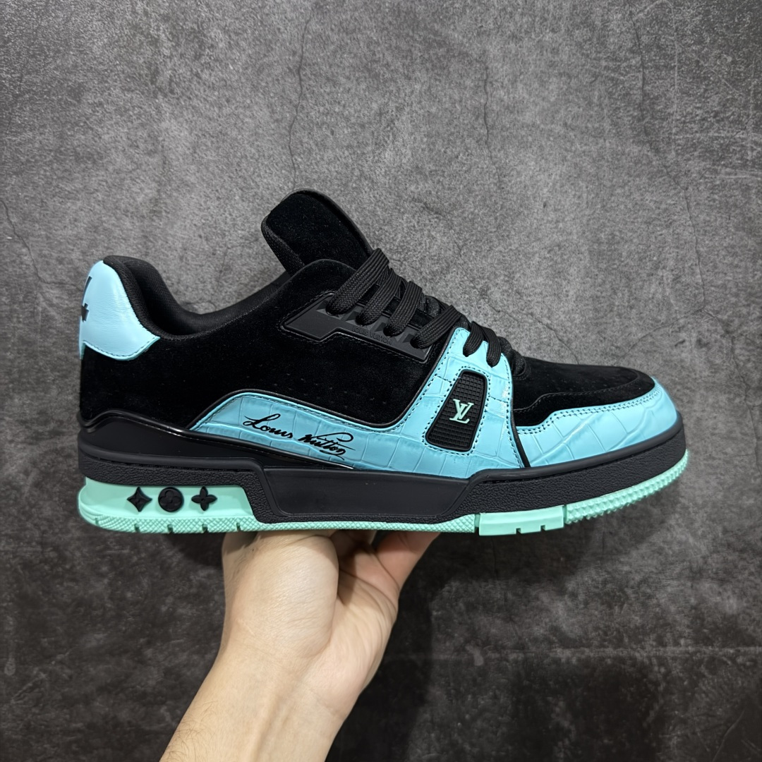 【YS纯原顶级版】顶级莞产 LOUIS VUITTON 路易威登 LV Trainer 牛皮革 拼接黑绿 ✦ 原楦原纸版开模，鞋型立体饱满 ✦ 零毛边、零溢胶、零线头瑕疵 ✦ 细节与原版一致 区分市面通货 ✦ 多层叠片＋电脑针车，针距密度一致 ✦ Monogram浮雕＋3D高频压纹 ✦ 多密度发泡中底：支撑回弹媲美专柜 ✦ 原装橡胶大底：含胶量高、纹路深、双拼接零偏差 ✦ ZP级原装包装：专柜款鞋盒＋防尘袋＋说明书 尺码：39-45-选品中心