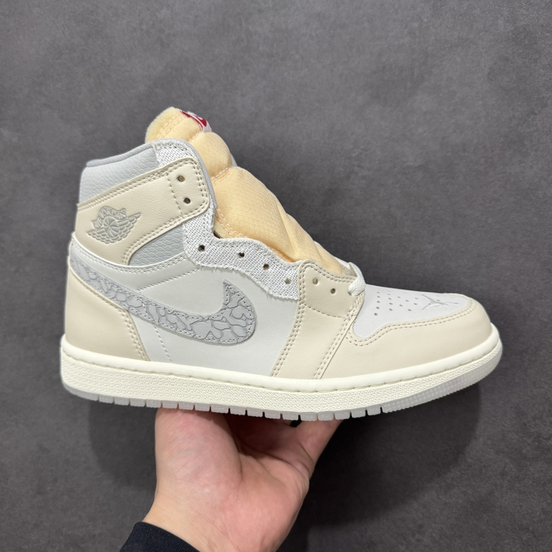 【H11版本】耐克Nike Air Jordan 1 Retro High OG AJ1代经典复古经典高帮百搭文化篮球鞋 IH4363-100 公司级真标半码制#原档案原数据开发版型#采用荔枝纹头层皮革鞋面材质#原厂立体填充鞋舌海绵#中底注胶孔及缜密中底拉帮工艺#原数据开发模具大底 尺码： 35.5 36 36.5 37.5 38 38.5 39 40 40.5 41 42 42.5 43 44 44.5 45 46 47.5 编码：H11B290300-选品中心