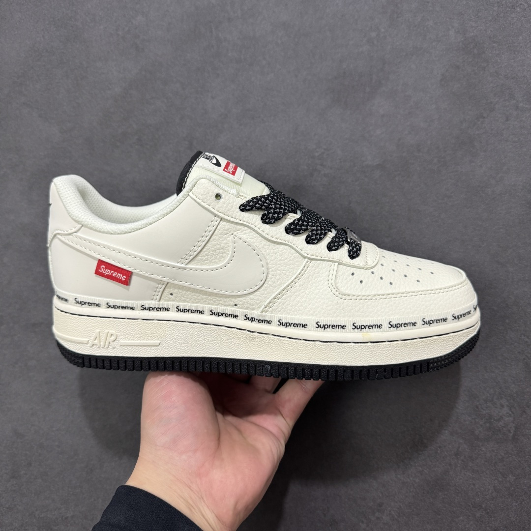 【定制版】NIke Air Force 1 \'07 Low “Supreme联名-米黑签名”空军一号 低帮 运动鞋 休闲鞋 折边针车 工艺难度大 原楦头原纸板 原装鞋盒 定制五金配件 内置全掌气垫 原厂鞋底 货号：XX3168-222 尺码：36 36.5 37.5 38 38.5 39 40 40.5 41 42 42.5 43 44 44.5 45-选品中心