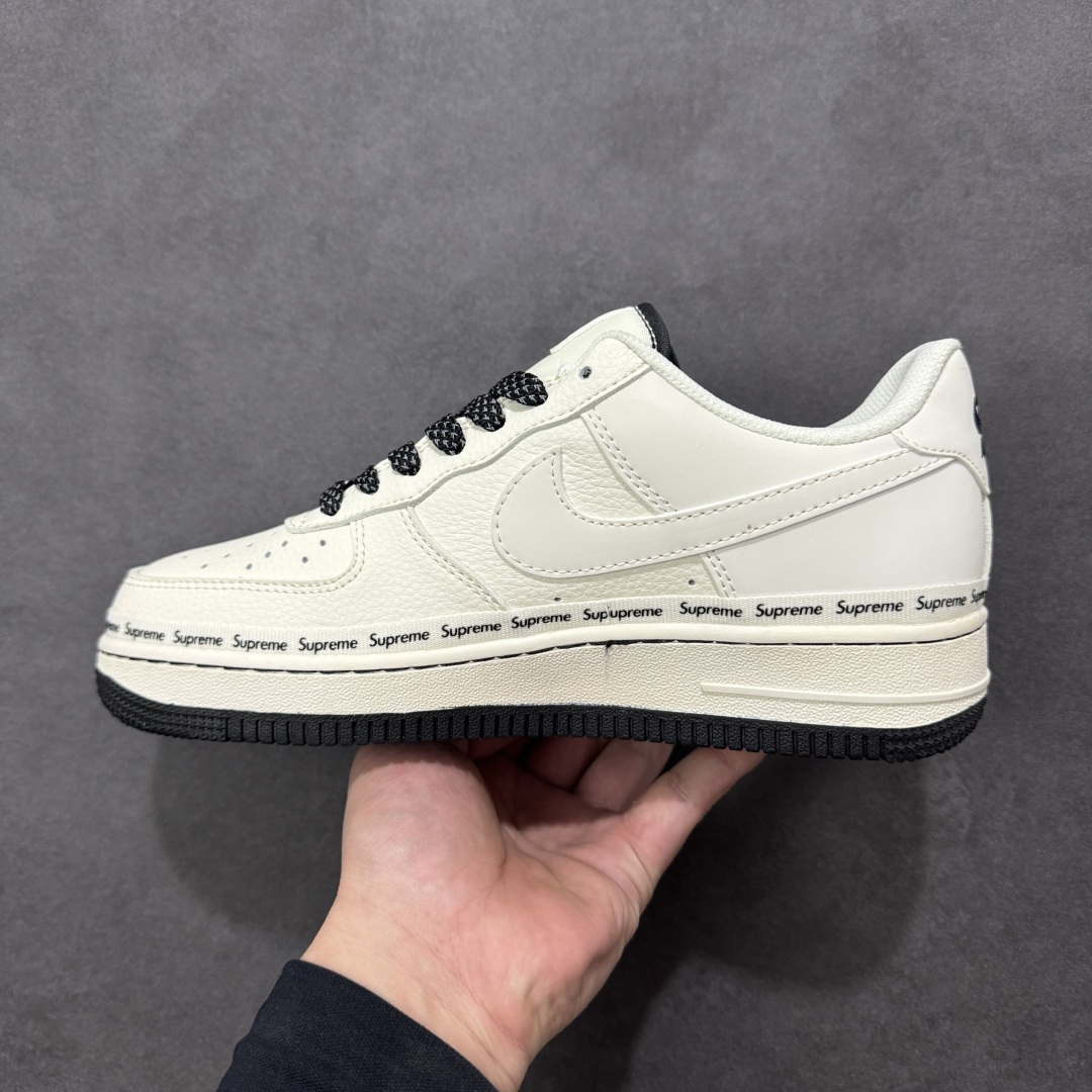图片[2]-【定制版】NIke Air Force 1 \’07 Low “Supreme联名-米黑签名”空军一号 低帮 运动鞋 休闲鞋 折边针车 工艺难度大 原楦头原纸板 原装鞋盒 定制五金配件 内置全掌气垫 原厂鞋底 货号：XX3168-222 尺码：36 36.5 37.5 38 38.5 39 40 40.5 41 42 42.5 43 44 44.5 45-选品中心