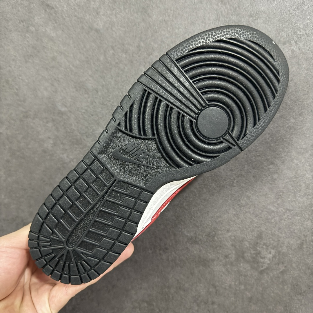 图片[9]-【定制版】Nike SB Dunk Low \”北面联名“——白红黑” 高端定制 低帮休闲板鞋 定制鞋盒 Ortholite鞋垫透气防臭 大厂纯原品质出货 超高清洁度 皮料切割干净无任何毛边 细节完美 货号：YF9511-910 尺码： 36 36.5 37.5 38 38.5 39 40 40.5 41 42 42.5 43 44 44.5 45-选品中心