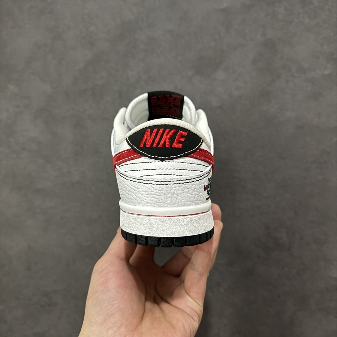 图片[4]-【定制版】Nike SB Dunk Low \”北面联名“——白红黑” 高端定制 低帮休闲板鞋 定制鞋盒 Ortholite鞋垫透气防臭 大厂纯原品质出货 超高清洁度 皮料切割干净无任何毛边 细节完美 货号：YF9511-910 尺码： 36 36.5 37.5 38 38.5 39 40 40.5 41 42 42.5 43 44 44.5 45-选品中心