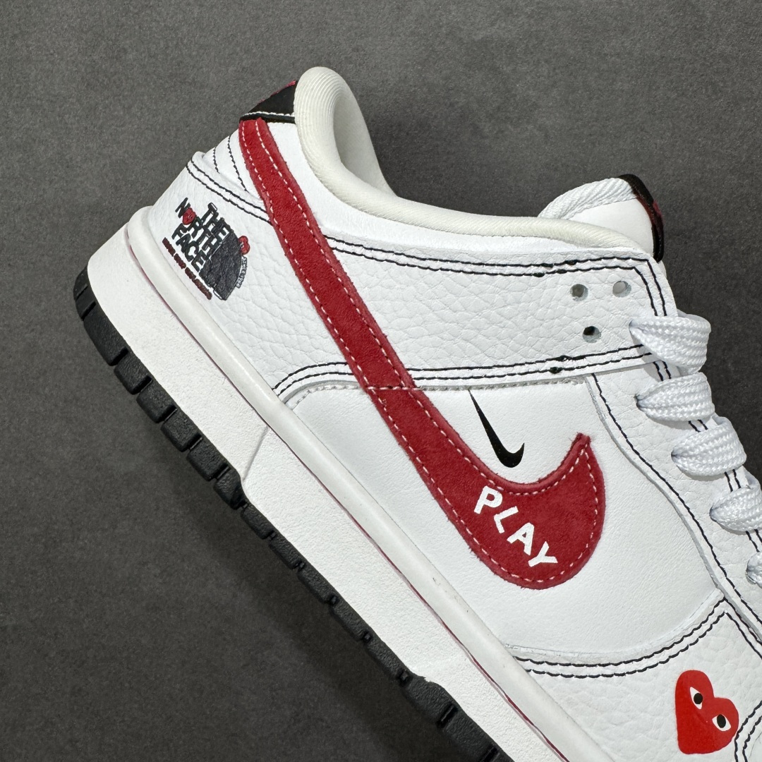 图片[6]-【定制版】Nike SB Dunk Low \”北面联名“——白红黑” 高端定制 低帮休闲板鞋 定制鞋盒 Ortholite鞋垫透气防臭 大厂纯原品质出货 超高清洁度 皮料切割干净无任何毛边 细节完美 货号：YF9511-910 尺码： 36 36.5 37.5 38 38.5 39 40 40.5 41 42 42.5 43 44 44.5 45-选品中心