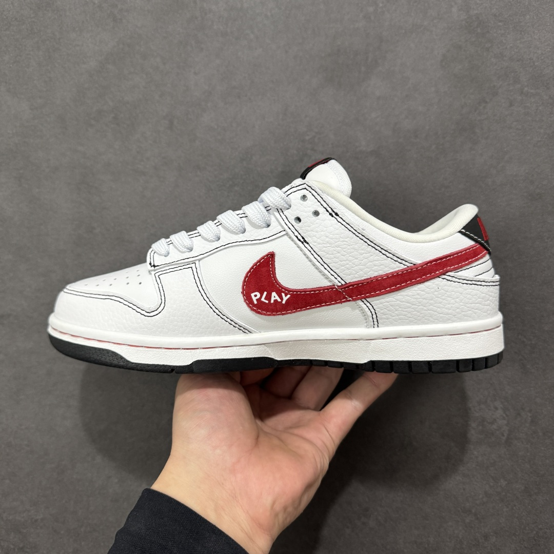 图片[2]-【定制版】Nike SB Dunk Low \”北面联名“——白红黑” 高端定制 低帮休闲板鞋 定制鞋盒 Ortholite鞋垫透气防臭 大厂纯原品质出货 超高清洁度 皮料切割干净无任何毛边 细节完美 货号：YF9511-910 尺码： 36 36.5 37.5 38 38.5 39 40 40.5 41 42 42.5 43 44 44.5 45-选品中心