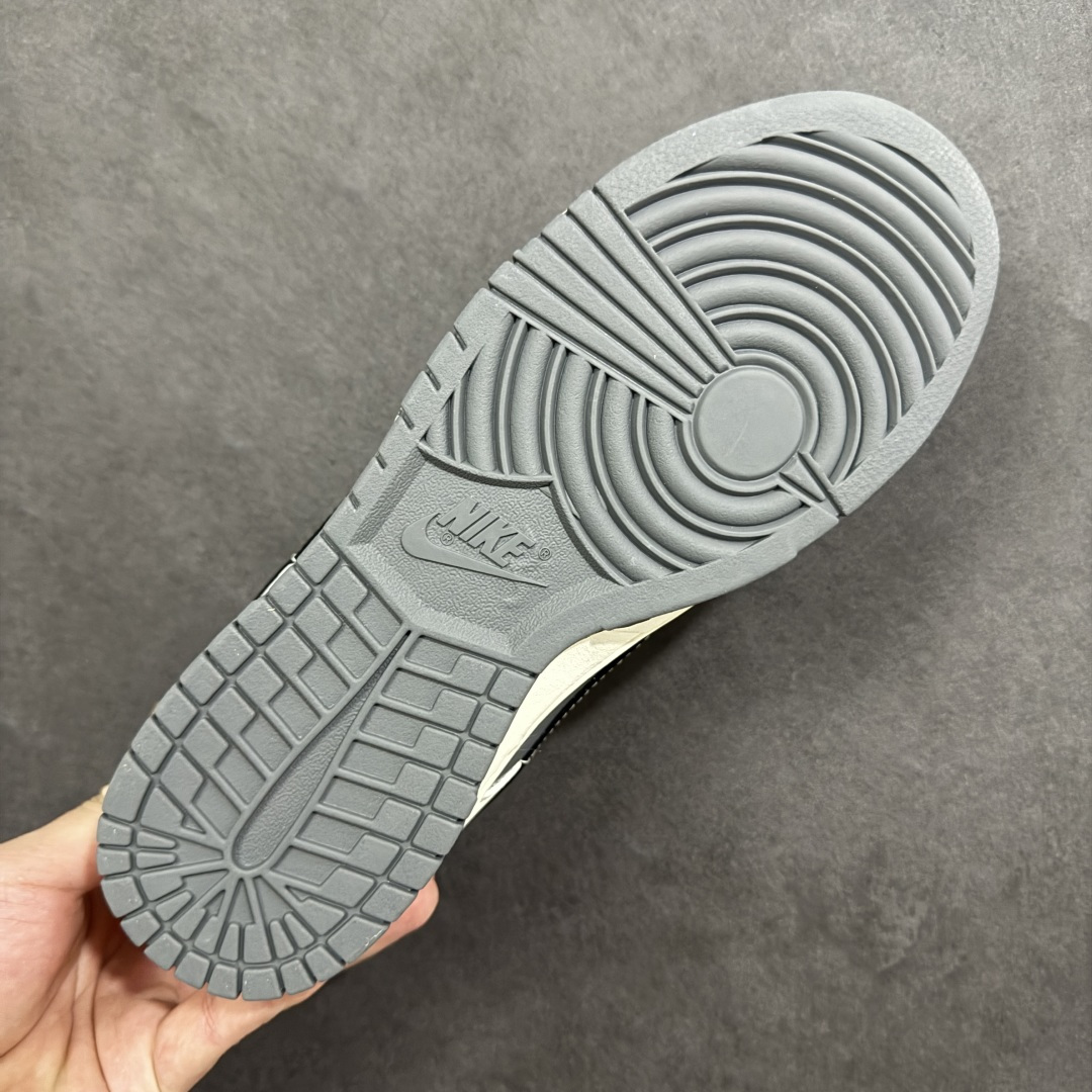 图片[9]-【定制版】Nike SB Dunk Low“ Supreme 联名—米灰黑拼接” 周年高端定制 低帮休闲板鞋 定制鞋盒 大厂纯原品质出货 超高清洁度 皮料切割干净无任何毛边 细节完美 货号：JP1628-011 尺码： 36 36.5 37.5 38 38.5 39 40 40.5 41 42 42.5 43 44 44.5 45-选品中心