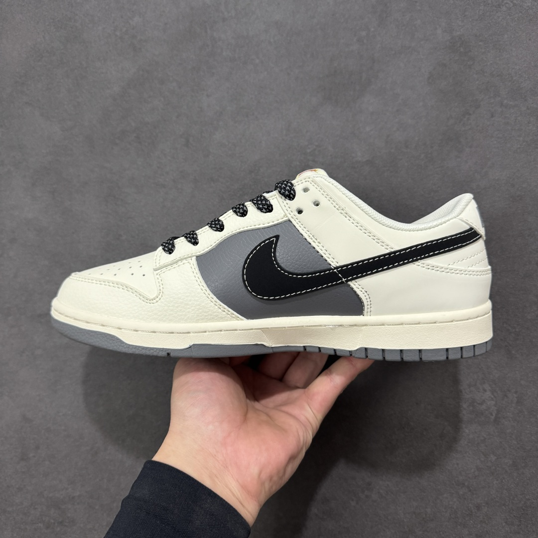 图片[2]-【定制版】Nike SB Dunk Low“ Supreme 联名—米灰黑拼接” 周年高端定制 低帮休闲板鞋 定制鞋盒 大厂纯原品质出货 超高清洁度 皮料切割干净无任何毛边 细节完美 货号：JP1628-011 尺码： 36 36.5 37.5 38 38.5 39 40 40.5 41 42 42.5 43 44 44.5 45-选品中心