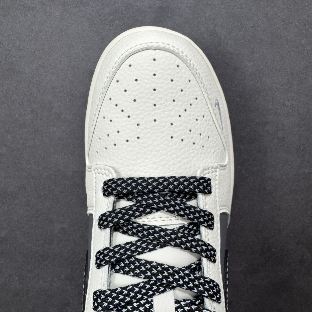 图片[8]-【定制版】Nike SB Dunk Low“ Supreme 联名—米灰黑拼接” 周年高端定制 低帮休闲板鞋 定制鞋盒 大厂纯原品质出货 超高清洁度 皮料切割干净无任何毛边 细节完美 货号：JP1628-011 尺码： 36 36.5 37.5 38 38.5 39 40 40.5 41 42 42.5 43 44 44.5 45-选品中心