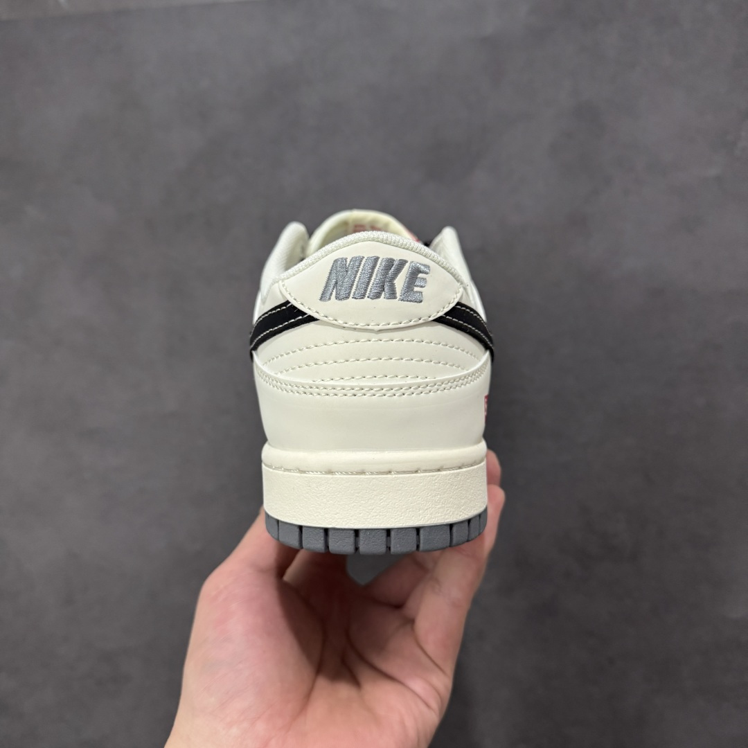 图片[4]-【定制版】Nike SB Dunk Low“ Supreme 联名—米灰黑拼接” 周年高端定制 低帮休闲板鞋 定制鞋盒 大厂纯原品质出货 超高清洁度 皮料切割干净无任何毛边 细节完美 货号：JP1628-011 尺码： 36 36.5 37.5 38 38.5 39 40 40.5 41 42 42.5 43 44 44.5 45-选品中心