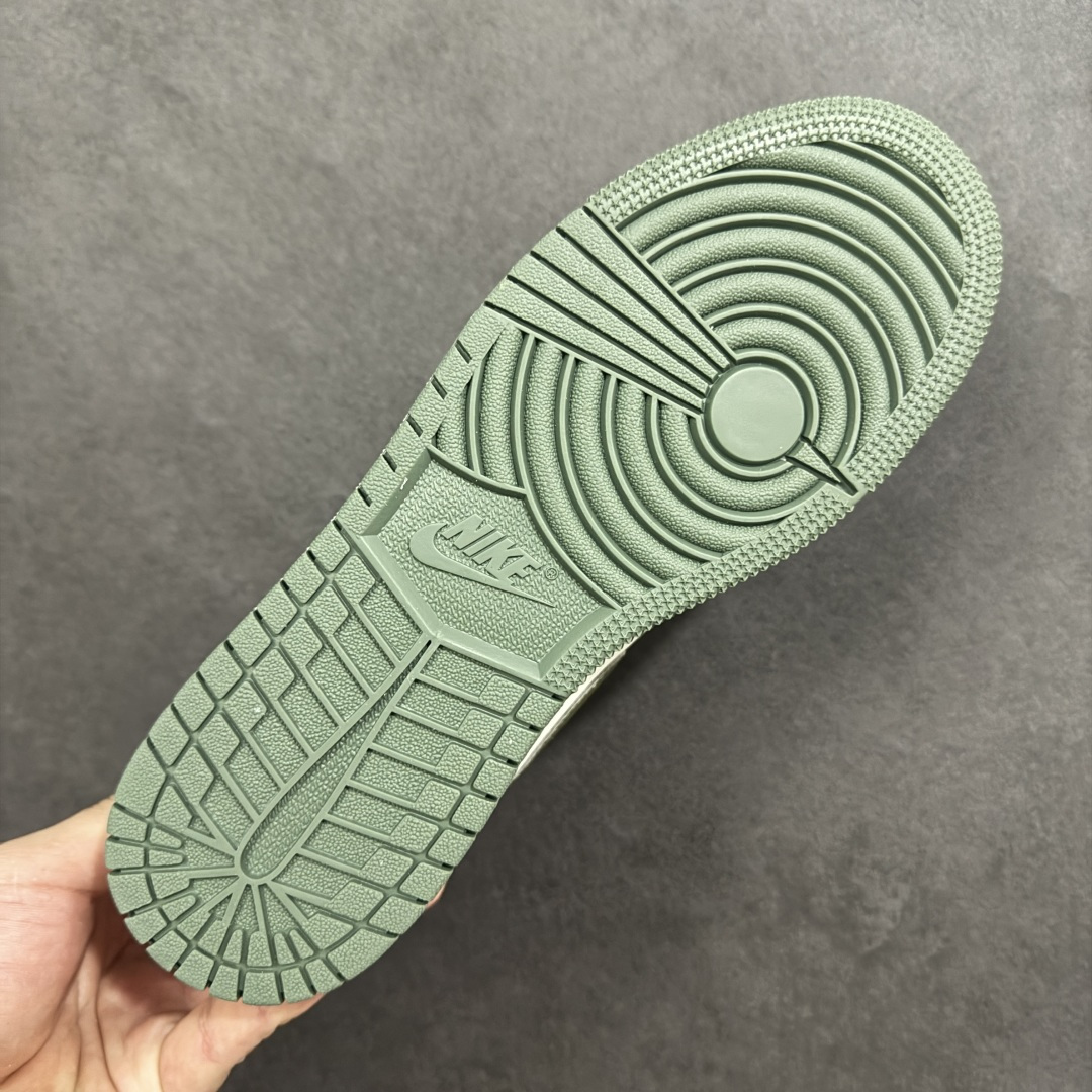 图片[9]-【K版纯原】Air Jordan AJ1 Low 低帮白绿 553558-300 全新流水线出品 市场第二梯队最强版 全部原鞋开发 原楦原纸板开发 全鞋电脑针车 原厂内置全掌气垫 原盒内在原标 唯一Zp原版鞋带绑法 免检产品 全新2022版型 全头层皮料 完美零毛边处理 原厂配置全掌气垫 价格定位良心 新配色陆续出货 尺码： 36-46-选品中心