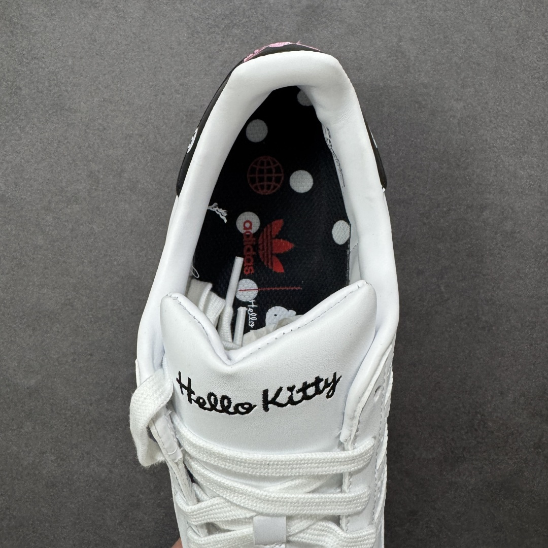 图片[7]-【公司级】Adidas Original Superstar 2 阿迪达斯 低帮 白色凯迪猫 日本知名卡通 IP Hello Kitty携手 Adidas ，将 18 年前的超稀有 Air Presto “Hello Kitty” 带回。让玩家亲自感受到当年的经典造型。整双鞋款以经典 Superstar 贝壳头为原型打造。风格当然还是甜美可爱的路线。鞋身大面积为纯白色，后跟处则是黑色造型，并点缀粉色波点，可爱气质溢出屏幕。最大的亮点还是在于鞋面后侧的 Hello Kitty 图案，虽然只是露出个头顶，但若隐若现反而更能突出角色娇羞甜美的性格。鞋底的波点呼应设计，完善整体设计的同时更增添许多可爱细节。 货号：GW7168 尺码：35¹/₃ 36 36²/₃ 37¹/₃ 38 38²/₃ 39¹/₃ 40 编码：XSB210220-选品中心