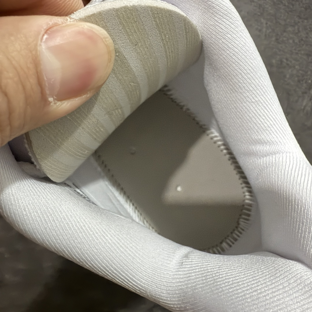 图片[9]-【OX纯原】NK Ja 3 Scratch EP 莫兰特三代柔软舒适防滑耐磨透气支撑轻便低帮篮球鞋 全明星 米白黑 HF2794-101 重磅登场0 历时半年全力打造 实战体验天花板上限 再度提高🔝 【顶配缓震】独家革新搭载 前掌5mm TURBO气垫 兼具贴地与缓震！（正品仅长方形小气垫）➕后掌大马蹄14mm厚 气垫 提高后掌缓震极限 （正品后掌无气垫） 【顶级抗扭】 搭载硬度65HC 发泡中底框架 ➕高强度中足抗扭片 革新升级 赛事级抗扭水平！独此一家 【顶级支撑】鞋身侧向包裹 双层补强层 200斤以上选手 也可驾驭（正品仅一层）对比市场货品偷工减料 不可同日而语！ 气垫气压上脚即可感受！鞋底止滑配方 无需磨合 原地起飞🛫 尺码：40-46-选品中心