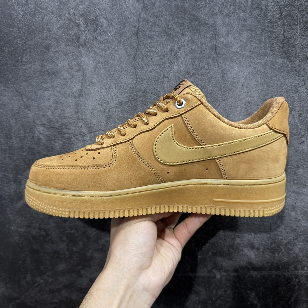 图片[2]-【T版/XC改进版】NK Air Force 1 Low 07 LV8 \”Wheat Flax\” 空军一号低帮 小麦色 CJ9179-200 此版修改勾子颜色 原厂麂皮鞋面打造 原楦头原纸板 纯正空军版型 全掌内置蜂窝气垫 原盒配件 原厂中底钢印、拉帮完美 尺码：36 36.5 37.5 38 38.5 39 40 40.5 41 42 42.5 43 44 44.5 45-选品中心
