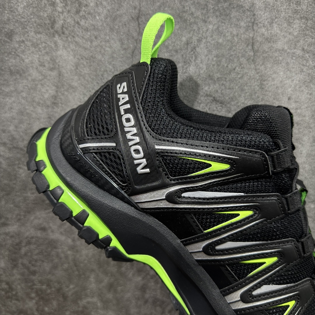 图片[7]-【666版本】SALOMON 萨洛蒙 XA PRO 3D 户外运动 网布减震防滑透气 低帮跑步鞋 男女同款 黑绿 474779 全新品质 巅峰之作 所有配色均购物原版拆解1：1开发 原材料打造 非市场公版便宜货 私模大底 清洁度比市场所有版本都高 全套原纸板楦头开发 原厂网布配套 确保原汁原味 完美呈现版型 原档数据独家私模五层组合大底 男女鞋同步官方开发至46 原装Ortholite轻量化鞋垫 中底布带钢印编号 原厂TPU锁扣 进口港宝加持 后跟自然饱满 还原公司包裹性 鞋面采用SENSIFT贴合技术 全方位贴合包裹脚型 鞋跟部鞋底牵引设计 提供强大的抓地性能 更适应野外崎岖不平的道路 其3D ADVANCED CHASSIS底盘 材料轻量大化 钉齿设计更具稳定性 防护性 鞋底易磨损区运用CONTAGRIP高耐磨材料 应对城市硬质路面长距离跑考验 尺码：36 36.5 37.5 38 38.5 39 40 40.5 41 42 42.5 43 44 45 46-选品中心