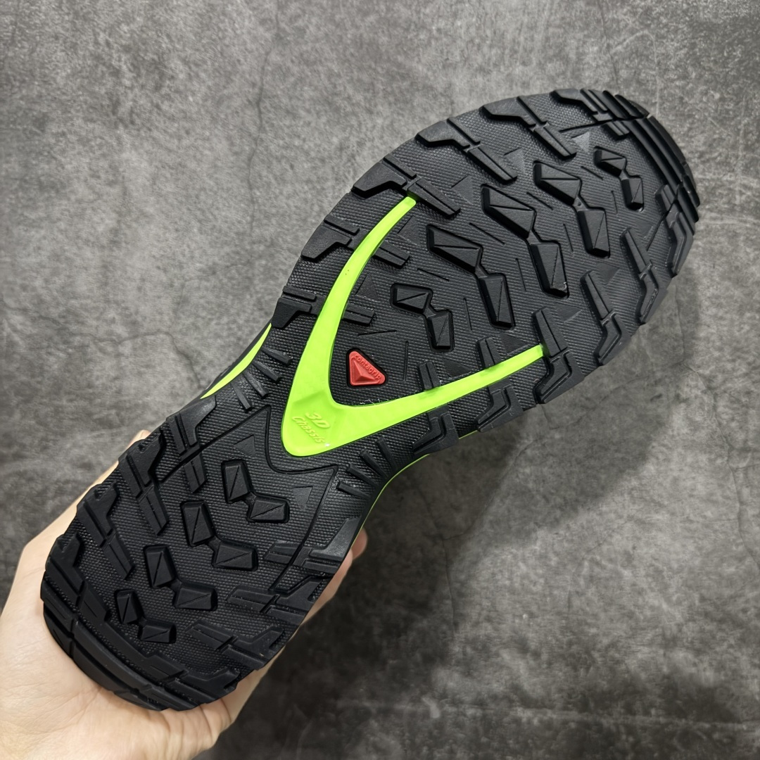 图片[9]-【666版本】SALOMON 萨洛蒙 XA PRO 3D 户外运动 网布减震防滑透气 低帮跑步鞋 男女同款 黑绿 474779 全新品质 巅峰之作 所有配色均购物原版拆解1：1开发 原材料打造 非市场公版便宜货 私模大底 清洁度比市场所有版本都高 全套原纸板楦头开发 原厂网布配套 确保原汁原味 完美呈现版型 原档数据独家私模五层组合大底 男女鞋同步官方开发至46 原装Ortholite轻量化鞋垫 中底布带钢印编号 原厂TPU锁扣 进口港宝加持 后跟自然饱满 还原公司包裹性 鞋面采用SENSIFT贴合技术 全方位贴合包裹脚型 鞋跟部鞋底牵引设计 提供强大的抓地性能 更适应野外崎岖不平的道路 其3D ADVANCED CHASSIS底盘 材料轻量大化 钉齿设计更具稳定性 防护性 鞋底易磨损区运用CONTAGRIP高耐磨材料 应对城市硬质路面长距离跑考验 尺码：36 36.5 37.5 38 38.5 39 40 40.5 41 42 42.5 43 44 45 46-选品中心