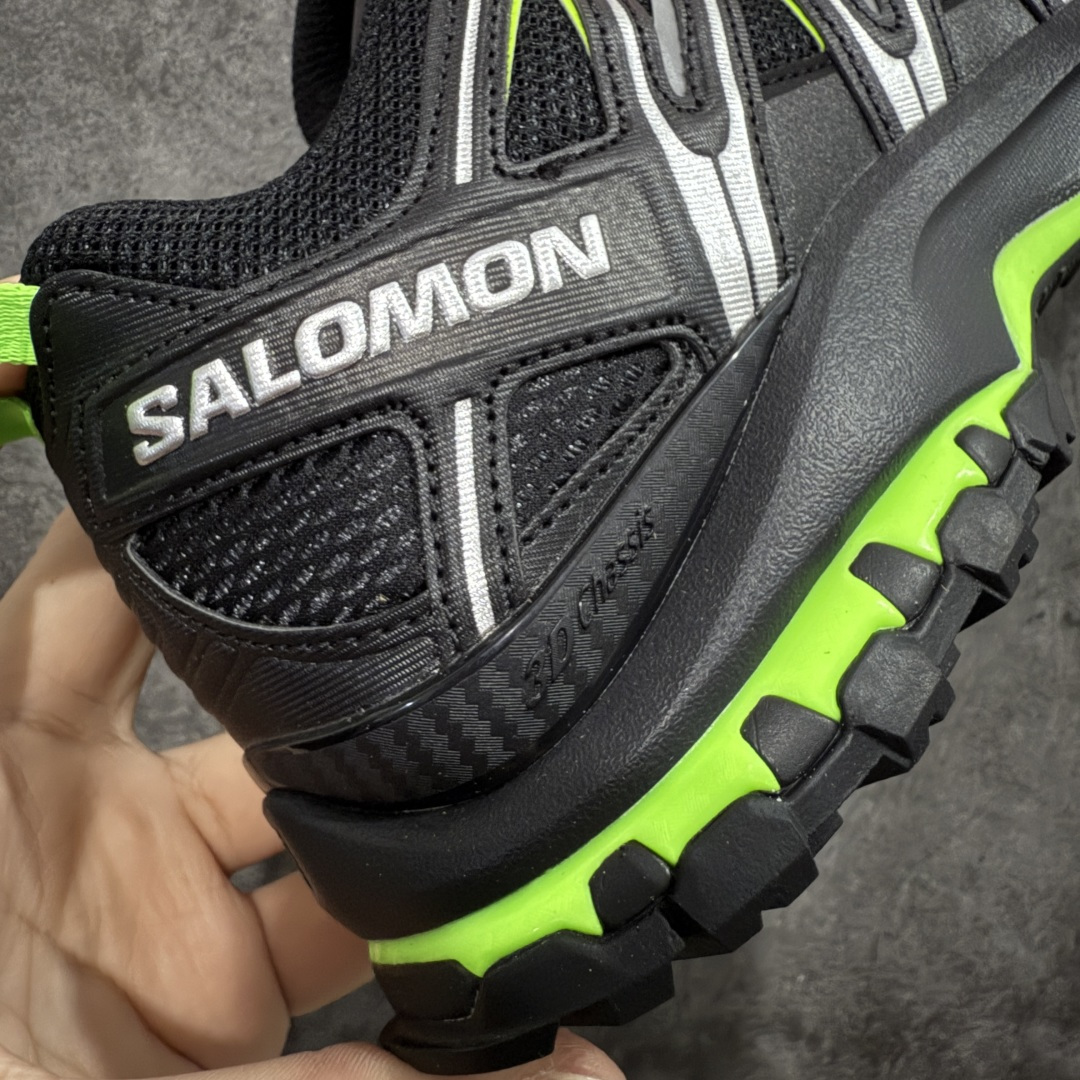 图片[3]-【666版本】SALOMON 萨洛蒙 XA PRO 3D 户外运动 网布减震防滑透气 低帮跑步鞋 男女同款 黑绿 474779 全新品质 巅峰之作 所有配色均购物原版拆解1：1开发 原材料打造 非市场公版便宜货 私模大底 清洁度比市场所有版本都高 全套原纸板楦头开发 原厂网布配套 确保原汁原味 完美呈现版型 原档数据独家私模五层组合大底 男女鞋同步官方开发至46 原装Ortholite轻量化鞋垫 中底布带钢印编号 原厂TPU锁扣 进口港宝加持 后跟自然饱满 还原公司包裹性 鞋面采用SENSIFT贴合技术 全方位贴合包裹脚型 鞋跟部鞋底牵引设计 提供强大的抓地性能 更适应野外崎岖不平的道路 其3D ADVANCED CHASSIS底盘 材料轻量大化 钉齿设计更具稳定性 防护性 鞋底易磨损区运用CONTAGRIP高耐磨材料 应对城市硬质路面长距离跑考验 尺码：36 36.5 37.5 38 38.5 39 40 40.5 41 42 42.5 43 44 45 46-选品中心
