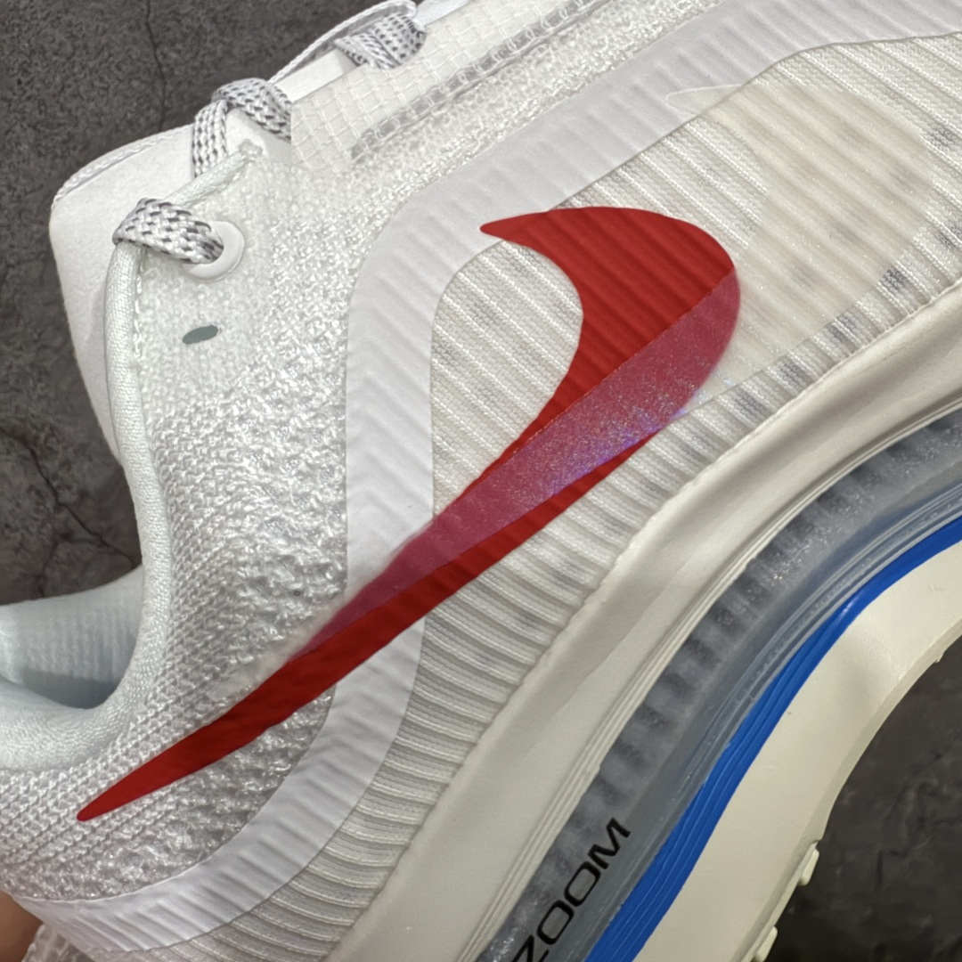 图片[4]-【XE纯原版】Nike Pegasus Premium Airscape 舒适百搭减震防滑耐磨透气 低帮跑步鞋     目前市场最强品质 原版购入开发 一切材质配件均匀原版一致 完美版型 高端玩家必推版本 高价零售必推版本 欢迎对比市面任意版本‼️ 这双鞋简直是时尚与科技的完美融合。 经典黑色鞋面，质感爆棚，搭配超亮眼的银色大勾子，瞬间成为街头焦点。 鞋侧独特小吊牌，细节满满，个性直接拉满。  脚下的全掌气垫更是亮点，红黑配色超吸睛，不仅颜值在线，缓震性能更是一绝。 不管是日常出街还是慢跑锻炼，都能给双脚极致舒适体验。  码数超全，36 – 46 码任你选！别犹豫啦，穿上它，轻松走出潮流范，开启你的时尚运动新旅程！   #独家原包 原底原料 开模打造  #原厂鞋标 高精密准度  #原楦原纸板开发 匹配原版98%以上  #后跟弧度 正确呈现  #原厂皮料 质感无敌  #皮料切割干净 无任何毛边 清洁度细节完美  货号：IH7347-111 码段：36-46-选品中心