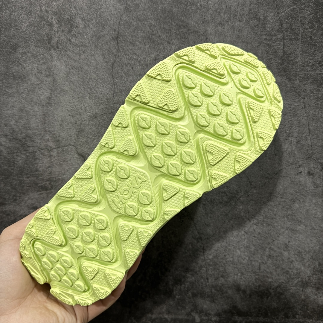 图片[9]-【GX版本】HOKA ONE ONE Ora Primo 舒适防滑低帮生活休闲鞋棉鞋 虽然是以一脚蹬作为设计理念 但完全不会出现不跟脚的情况 可以看到带有一部分后跟 做到不束缚同时可以有效防止掉跟 厚度可观的鞋垫上带有凸起的纹理 上脚不会有异物感并防止打滑 鞋底搭载滚动平衡技术 为玩家提供缓震支持与舒适脚感 尺码：36 36.5 37.5 38 38.5 39 40 40.5 41 42 42.5 43 44 44.5 45 46 47-选品中心