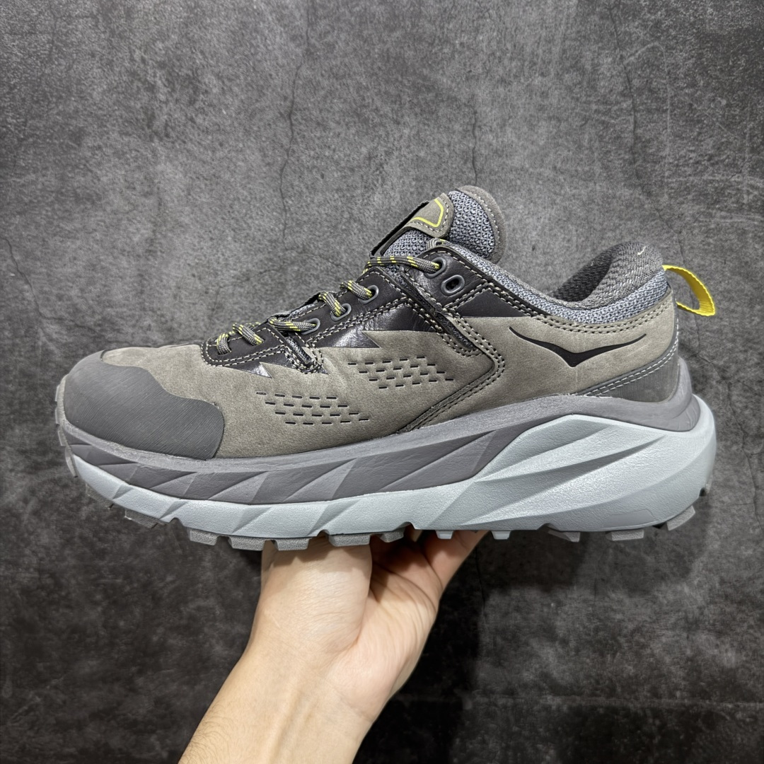 图片[2]-【纯原福利】HOKA ONE ONE Kaha Low GTX 卡哈 END联名低帮缓震防水户外功能鞋 原xx 的顶级纯原防水版 现福利特价 把握手速 顶级好货💪🏻  鞋款特别研发使用性能独特的几何形跑鞋中底，此种鞋底更厚、更高、回弹性也更好，除了卓越的缓冲性能，它还能为各种阶段的跑者带来更具动感、更加稳定的跑步体验。HOKA ONE ONE从设计之初就清楚意识到，要保证跑者步幅的均匀一致，双脚自然而然的运动至关重要  尺码：36 36.5 37 38 38.5 39 40 40.5 41 42 42.5 43 44 45-选品中心