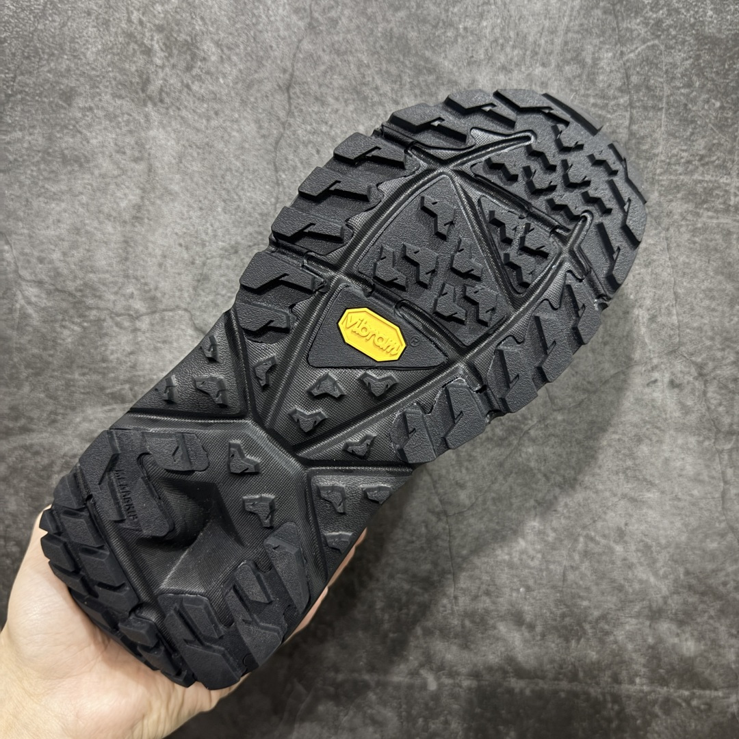 图片[9]-【纯原福利】HOKA ONE ONE Kaha Low GTX 卡哈 END联名低帮缓震防水户外功能鞋 原xx 的顶级纯原防水版 现福利特价 把握手速 顶级好货💪🏻  鞋款特别研发使用性能独特的几何形跑鞋中底，此种鞋底更厚、更高、回弹性也更好，除了卓越的缓冲性能，它还能为各种阶段的跑者带来更具动感、更加稳定的跑步体验。HOKA ONE ONE从设计之初就清楚意识到，要保证跑者步幅的均匀一致，双脚自然而然的运动至关重要  尺码：36 36.5 37 38 38.5 39 40 40.5 41 42 42.5 43 44 45-选品中心