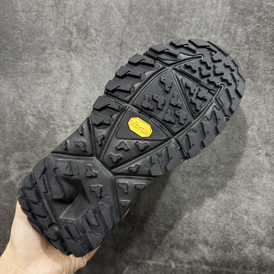 图片[9]-【纯原福利】HOKA ONE ONE Kaha Low GTX 卡哈 END联名低帮缓震防水户外功能鞋 原xx 的顶级纯原防水版 现福利特价 把握手速 顶级好货💪🏻  鞋款特别研发使用性能独特的几何形跑鞋中底，此种鞋底更厚、更高、回弹性也更好，除了卓越的缓冲性能，它还能为各种阶段的跑者带来更具动感、更加稳定的跑步体验。HOKA ONE ONE从设计之初就清楚意识到，要保证跑者步幅的均匀一致，双脚自然而然的运动至关重要  尺码：36 36.5 37 38 38.5 39 40 40.5 41 42 42.5 43 44 45-选品中心