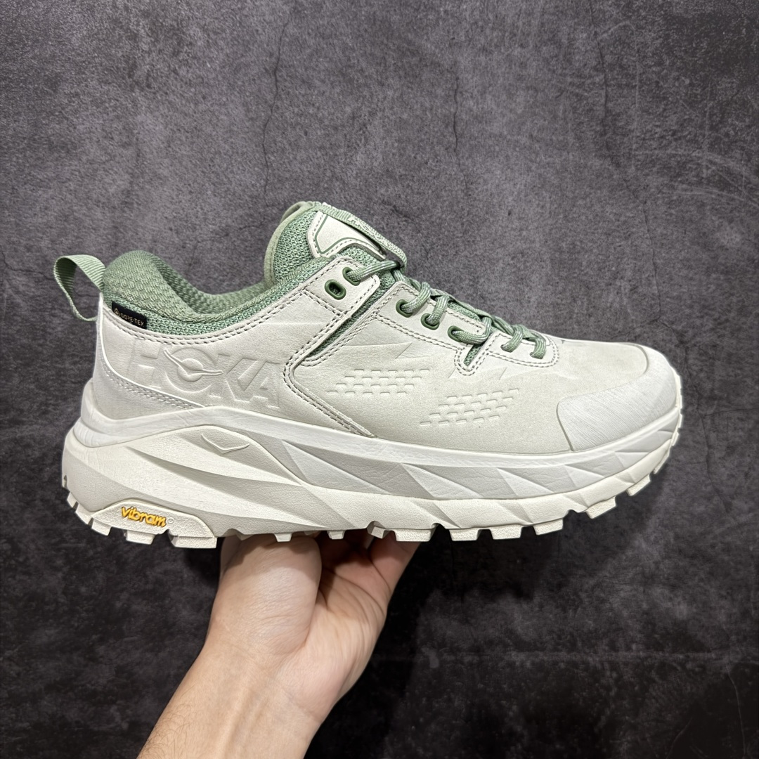 【纯原福利】HOKA ONE ONE Kaha Low GTX 卡哈 END联名低帮缓震防水户外功能鞋 原xx 的顶级纯原防水版 现福利特价 把握手速 顶级好货💪🏻  鞋款特别研发使用性能独特的几何形跑鞋中底，此种鞋底更厚、更高、回弹性也更好，除了卓越的缓冲性能，它还能为各种阶段的跑者带来更具动感、更加稳定的跑步体验。HOKA ONE ONE从设计之初就清楚意识到，要保证跑者步幅的均匀一致，双脚自然而然的运动至关重要  尺码：36 36.5 37 38 38.5 39 40 40.5 41 42 42.5 43 44 45-选品中心