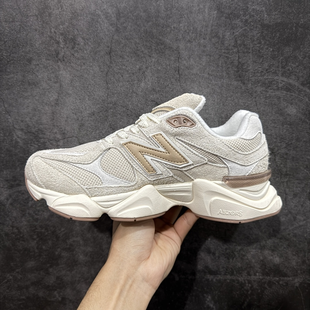图片[2]-【公司级】 New Balance NB9060 联名款 复古休闲运动慢跑鞋 灰绿色 U9060CCB 全套原楦原纸板原厂数据开发 进口三明治网面 原装进口翻毛皮料正确绒感卡色 正确中底拉帮中底网布细节 原厂标裁 带紫光防伪 定制后跟透明水晶模块 冲裁组合 大底贴合程度胶水上色把控完美 整洁度挑战全网艺术家 多道序QC把关品质完善 匠心打造 耗时两个月开发完成 工艺极其复杂难度可想而知 新开独立私模大底 全网唯一正确六层组合大底 高端零售专供产物 尺码：36 37 37.5 38 38.5 39 40 40.5 41 42 42.5 43 44 45 46.5-选品中心