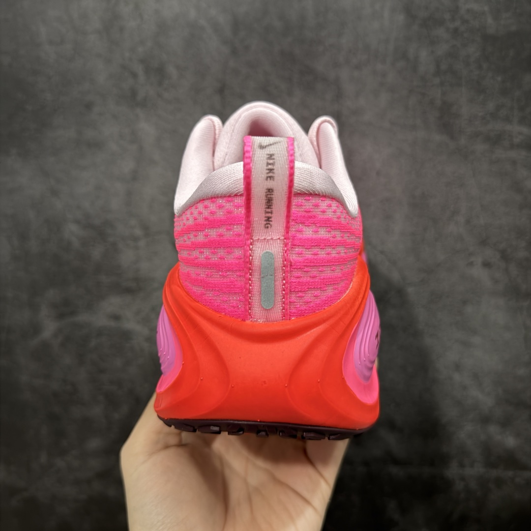 图片[4]-【XE纯原版】Nike Air Zoom Vomero Plus 全新科技运动跑鞋 HV8154-604    目前市场最强品质 原版购入开发 鞋面采用硅胶发泡立体印刷 临界ZOOM X泡棉超软弹大底 区别市场一体底 超高质检清洁度 一切材质配件均与原版一致 原楦原纸板开发 匹配原版98%以上 完美弧度版型 原厂鞋标 立体反光鞋盒标 鞋盒防撞海绵 高端玩家必推版本 高价零售必推版本 欢迎对比市面任意版本‼️ 这双鞋简直是时尚与科技的完美融合。 经典黑色鞋面，质感爆棚，搭配超亮眼的银色大勾子，瞬间成为街头焦点。不仅颜值在线，缓震性能更是一绝 不管是日常出街还是慢跑锻炼，都能给双脚极致舒适体验。  码数超全，39- 46 码任你选！别犹豫啦，穿上它，轻松走出潮流范，开启你的时尚运动新旅程！ 码段：36-46-选品中心