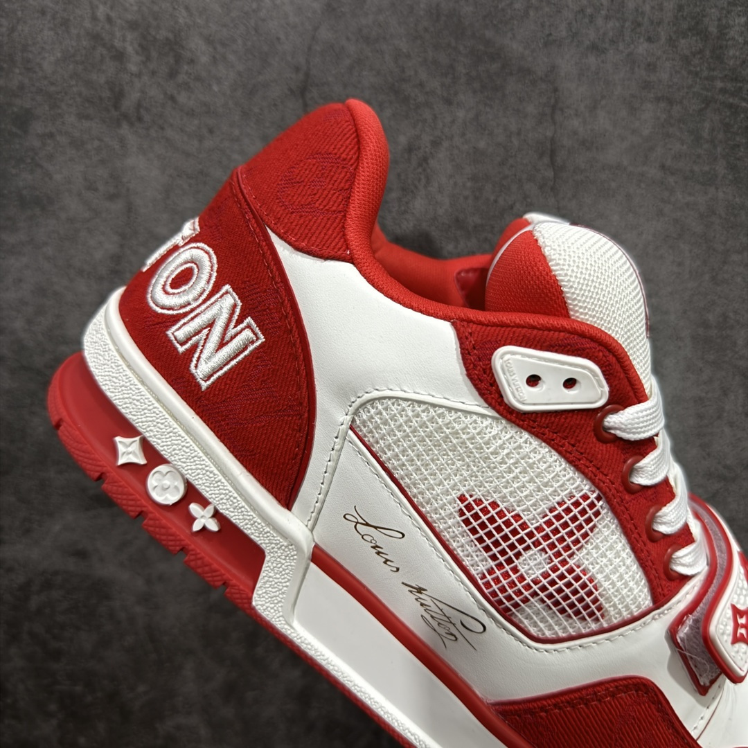 图片[7]-【YS纯原】广奢高端货 LOUIS VUITTON 路易威登 LV Trainer 休闲板鞋 ✦ 原楦原纸版开模，鞋型立体饱满 ✦ 零毛边、零溢胶、零线头瑕疵 ✦ 细节与原版一致 区分市面通货 ✦ 多层叠片＋电脑针车，针距密度一致 ✦ Monogram浮雕＋3D高频压纹 ✦ 多密度发泡中底：支撑回弹媲美专柜 ✦ 原装橡胶大底：含胶量高、纹路深、双拼接零偏差 ✦ ZP级原装包装：专柜款鞋盒＋防尘袋＋说明书 尺码：39-45-选品中心