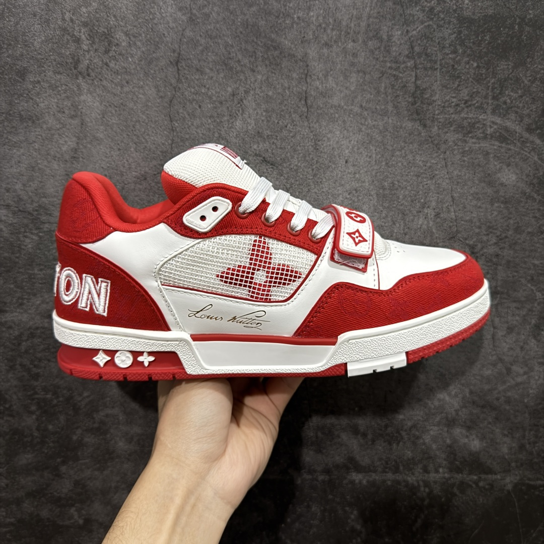 【YS纯原】广奢高端货 LOUIS VUITTON 路易威登 LV Trainer 休闲板鞋 ✦ 原楦原纸版开模，鞋型立体饱满 ✦ 零毛边、零溢胶、零线头瑕疵 ✦ 细节与原版一致 区分市面通货 ✦ 多层叠片＋电脑针车，针距密度一致 ✦ Monogram浮雕＋3D高频压纹 ✦ 多密度发泡中底：支撑回弹媲美专柜 ✦ 原装橡胶大底：含胶量高、纹路深、双拼接零偏差 ✦ ZP级原装包装：专柜款鞋盒＋防尘袋＋说明书 尺码：39-45-选品中心