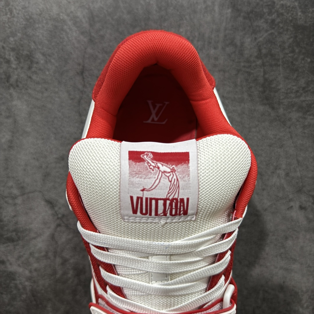 图片[8]-【YS纯原】广奢高端货 LOUIS VUITTON 路易威登 LV Trainer 休闲板鞋 ✦ 原楦原纸版开模，鞋型立体饱满 ✦ 零毛边、零溢胶、零线头瑕疵 ✦ 细节与原版一致 区分市面通货 ✦ 多层叠片＋电脑针车，针距密度一致 ✦ Monogram浮雕＋3D高频压纹 ✦ 多密度发泡中底：支撑回弹媲美专柜 ✦ 原装橡胶大底：含胶量高、纹路深、双拼接零偏差 ✦ ZP级原装包装：专柜款鞋盒＋防尘袋＋说明书 尺码：39-45-选品中心
