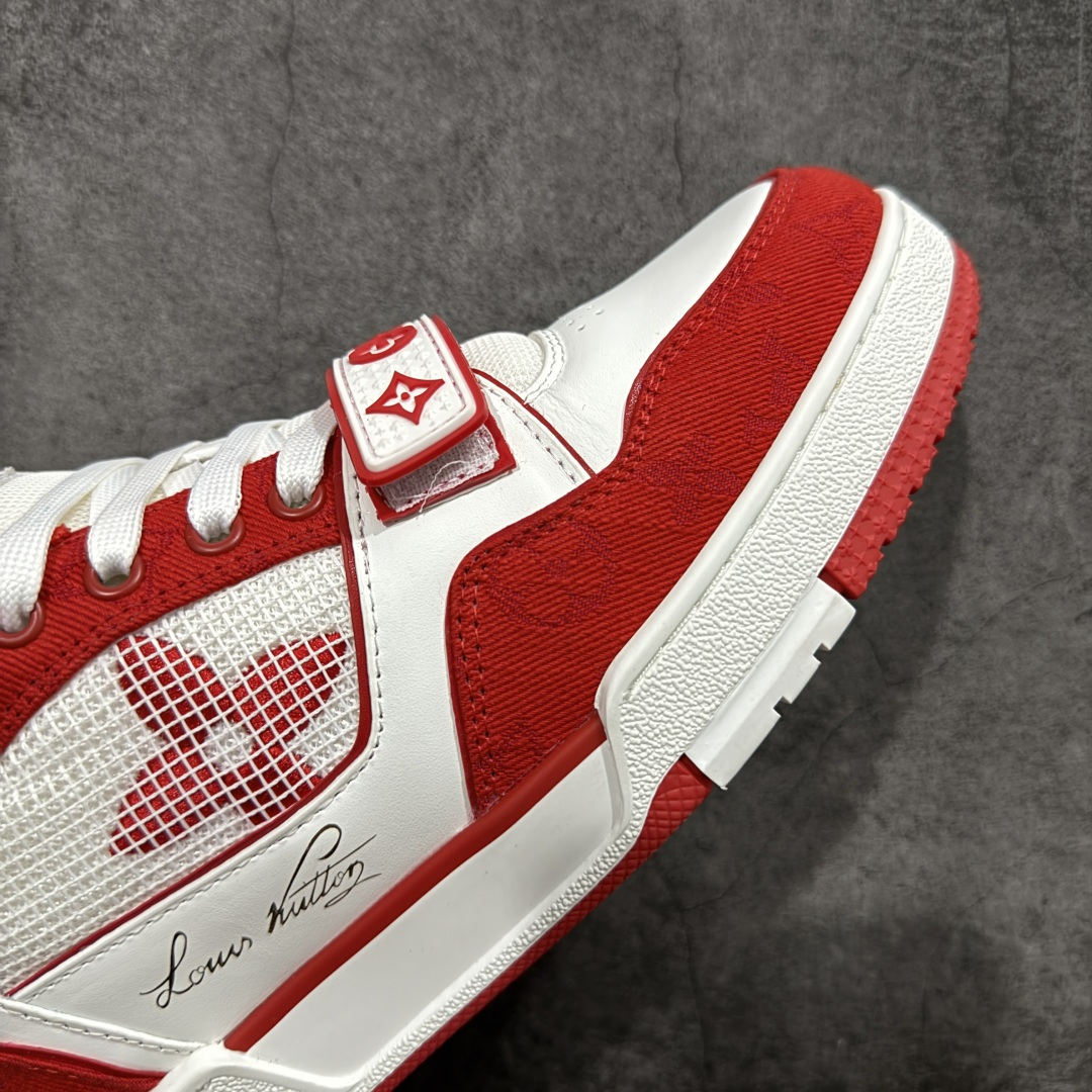 图片[6]-【YS纯原】广奢高端货 LOUIS VUITTON 路易威登 LV Trainer 休闲板鞋 ✦ 原楦原纸版开模，鞋型立体饱满 ✦ 零毛边、零溢胶、零线头瑕疵 ✦ 细节与原版一致 区分市面通货 ✦ 多层叠片＋电脑针车，针距密度一致 ✦ Monogram浮雕＋3D高频压纹 ✦ 多密度发泡中底：支撑回弹媲美专柜 ✦ 原装橡胶大底：含胶量高、纹路深、双拼接零偏差 ✦ ZP级原装包装：专柜款鞋盒＋防尘袋＋说明书 尺码：39-45-选品中心