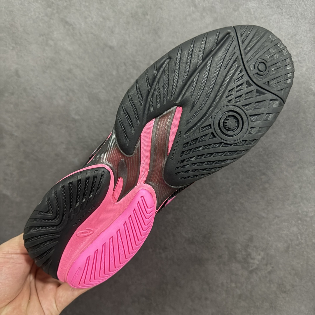 图片[9]-【公司级】Asics Court FF 3 织物合成革 防滑耐磨透气 低帮 网球鞋 COURT FF 3鞋面采用PU支撑裁片，提供了横向和纵向移动的灵活性的同时提升了足部移动时的稳定性；袜套式鞋口设计，提供很好的包裹性；分离式中足稳定片，改善扭转刚度，增加制动力和推进力；分离式后掌，增大触地面积之余，能够减少滑步耗时，降低身体负荷。 货号：1041A370-001 尺码：36-47 含半码 编码：FSB270280-选品中心