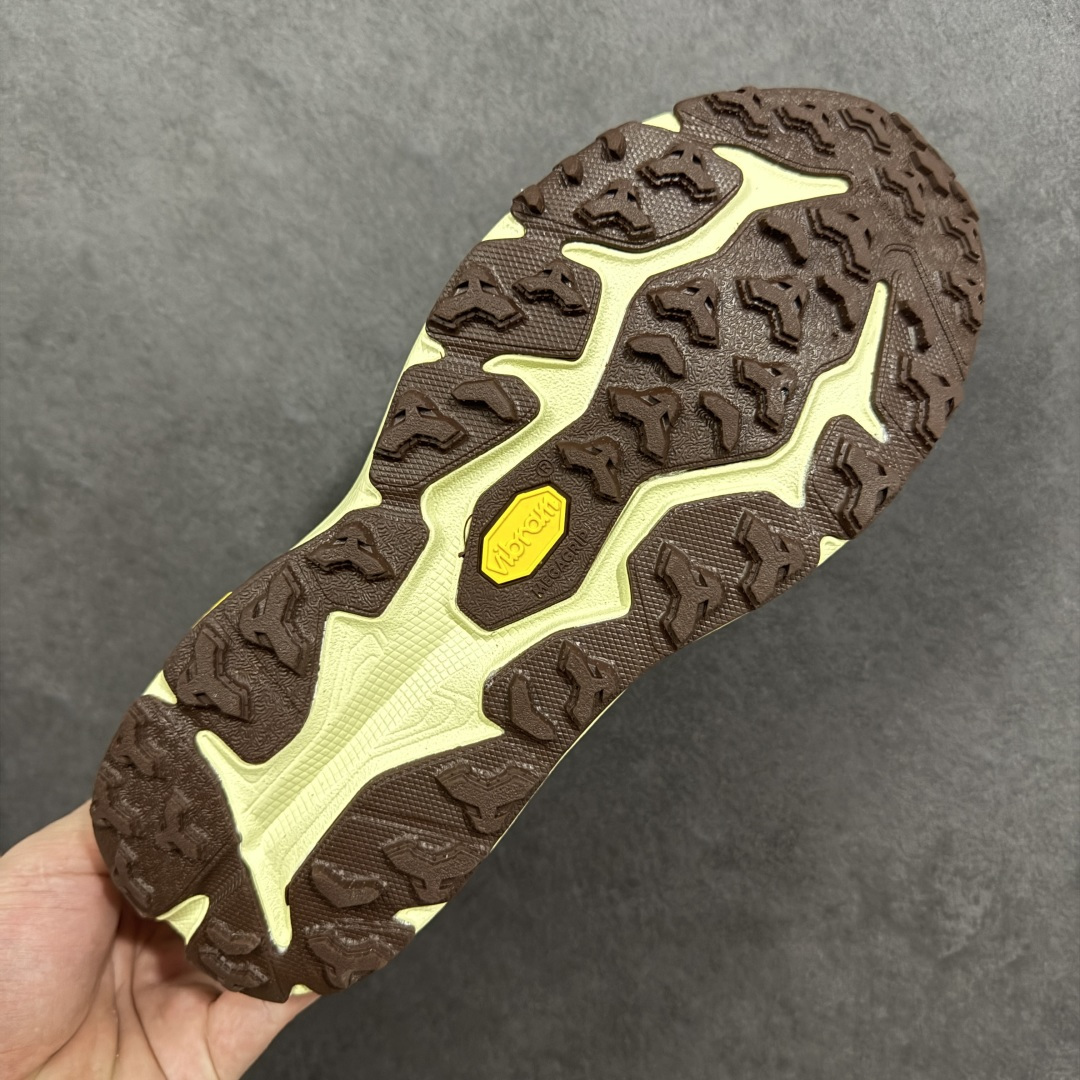 图片[9]-【公司级】HOKA M SPEEDGOAT 6 全新配色 HOKA ONE ONE是来自美国的跑步鞋知名品牌，创立于2009年，始终致力于为所有跑者提供更新、更好的跑步装备。相比常规跑鞋，HOKA ONE ONE特别研发使用性能独特的几何形跑鞋中底，此种鞋底更厚、更高、回弹性也更好，除了卓越的缓冲性能，它还能为各种阶段的跑者带来更具动 感、更加稳定的跑步体验。HOKA ONE ONE从设计之初就清楚意识到，要保证跑者步幅的均匀一致，双脚自然而然的运动至关重要 货号：1147791-MPLC 尺码：36 37 38 39 40 40.5 41 42 43 44 45 46 编码：FSB240250-选品中心