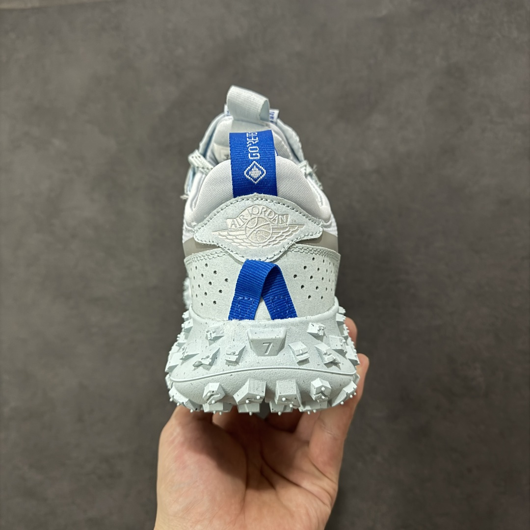 图片[4]-【公司级】Air Jordan 1 Low Element \”Gore-Tex\” AJ1 乔1 多功能户外休闲篮球鞋   #以 AJ1 Low 为蓝本，但是几乎彻底改造为专为户外设计的战靴，后跟拥有 GORE-TEX 标签加持，确保户外性能。  #鞋面追加更多橡胶保护，同时防水防尘。外底全部覆盖大橡胶鞋钉，带来更强的野外抓地力。 货号： FV4227-400  尺码：40 40.5 41 42 42.5 43 44 44.5 45-选品中心