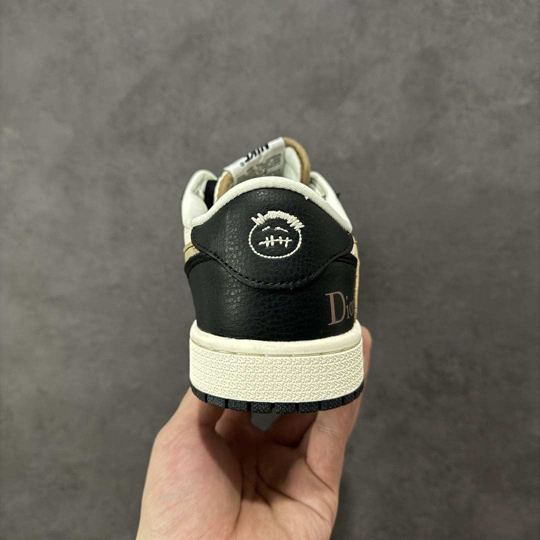 图片[4]-【定制版】Travis Scott x Jordan 1 Low “迪奥联名——米黑卡其棕” 高端定制 乔丹倒勾低帮休闲板鞋 大厂纯原品质出货 纯正版型 定制鞋盒 皮料切割干净无任何毛边 细节完美 超高清洁度 货号：DD7866-100 尺码：36 36.5 37.5 38 38.5 39 40 40.5 41 42 42.5 43 44 44.5 45 编码：HXSB330340-选品中心