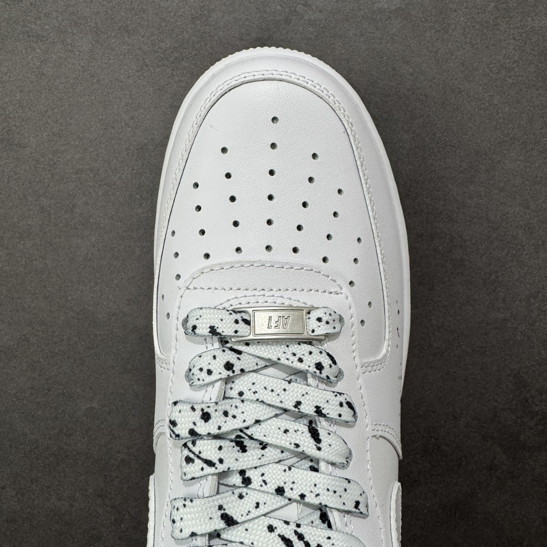 图片[8]-【定制版】Nike Air Force 1\’07 Low 墨马 空军一号低帮休闲板鞋  #鞋身以水墨奔马为核心元素，笔触飘逸灵动，搭配墨点泼洒的细节，把中式写意风格和潮流鞋款结合得很巧妙；鞋侧还有红色“馬”字印章，强化国风辨识度；鞋带做了黑白泼墨纹理，中底也点缀了墨色笔触，整体风格统一又有层次感。 货号：CW2288-111  尺码：36 36.5 37.5 38 38.5 39 40 40.5 41 42 42.5 43 44 44.5 45-选品中心