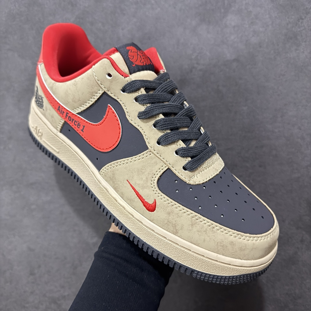 图片[3]-【定制版】马年限定限量发售马上发财马上有钱 高端定制 Nike Air Force 1 \’07 Low “马年限定联名—— 摩卡棕红” 高端定制 低帮休闲板鞋 定制鞋盒 大厂纯原品质出货 超高清洁度 皮料切割干净无任何毛边 细节完美 货号：KD1688-002 尺码：36 36.5 37.5 38 38.5 39 40 40.5 41 42 42.5 43 44 44.5 45 编码：HXSB310320-选品中心