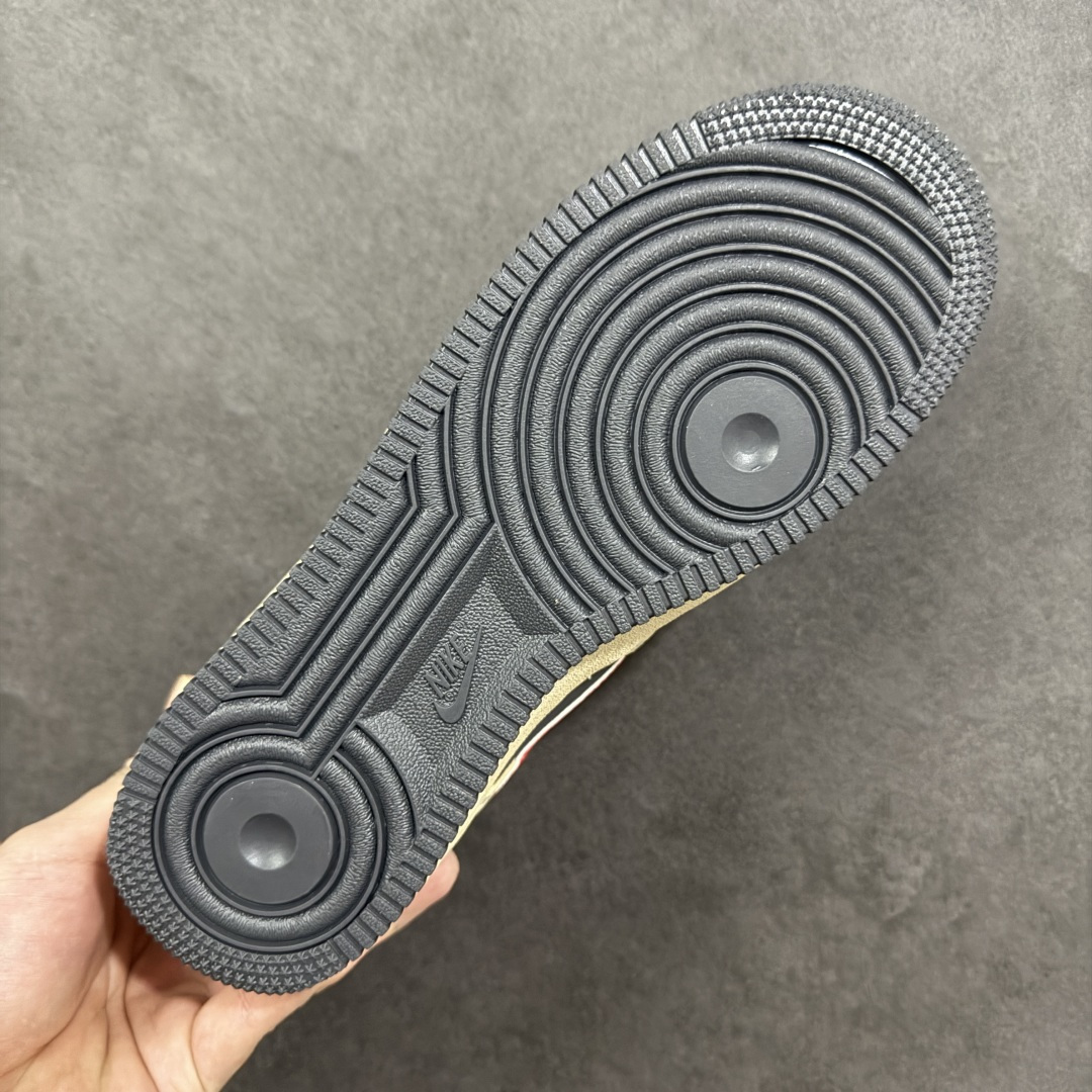 图片[9]-【定制版】马年限定限量发售马上发财马上有钱 高端定制 Nike Air Force 1 \’07 Low “马年限定联名—— 摩卡棕红” 高端定制 低帮休闲板鞋 定制鞋盒 大厂纯原品质出货 超高清洁度 皮料切割干净无任何毛边 细节完美 货号：KD1688-002 尺码：36 36.5 37.5 38 38.5 39 40 40.5 41 42 42.5 43 44 44.5 45 编码：HXSB310320-选品中心