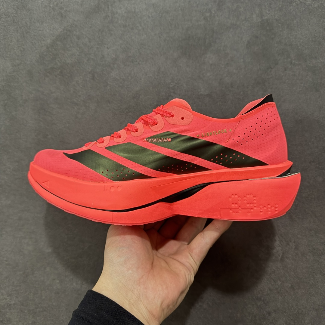 图片[2]-【TD版本】Adidas ADIZERO ADIOS 5 M 马拉松竞速专业跑鞋 CELERMESH针织网面非常轻薄 纤维间的缝隙很大 可以保证跑步时的透气、排汗效果 鞋舌直接与两侧的内衬和鞋底连接在一起 在跑步过程中不会被鞋舌的左右移动所困扰 在标准鞋带孔的基础上再拓宽一组鞋带孔 适合不同脚型的需求 突破性 EnergyRods 技术，有助于跑者实现更好的成绩 中底独特的LIGHTSTRIKE PRO泡棉材质 微弹感觉在跑步过程中给予了良好的支撑体验 对于顶级精英和高水平进阶跑者来说 ADIOS PRO是一双值得信赖的竞速比赛用鞋 货号：K18294 尺码：36 36²/₃ 37¹/₃ 38 38²/₃ 39¹/₃ 40 40²/₃ 41¹/₃ 42 42²/₃ 43¹/₃ 44 44²/₃ 45¹/₃ 编码：XSB250260-选品中心