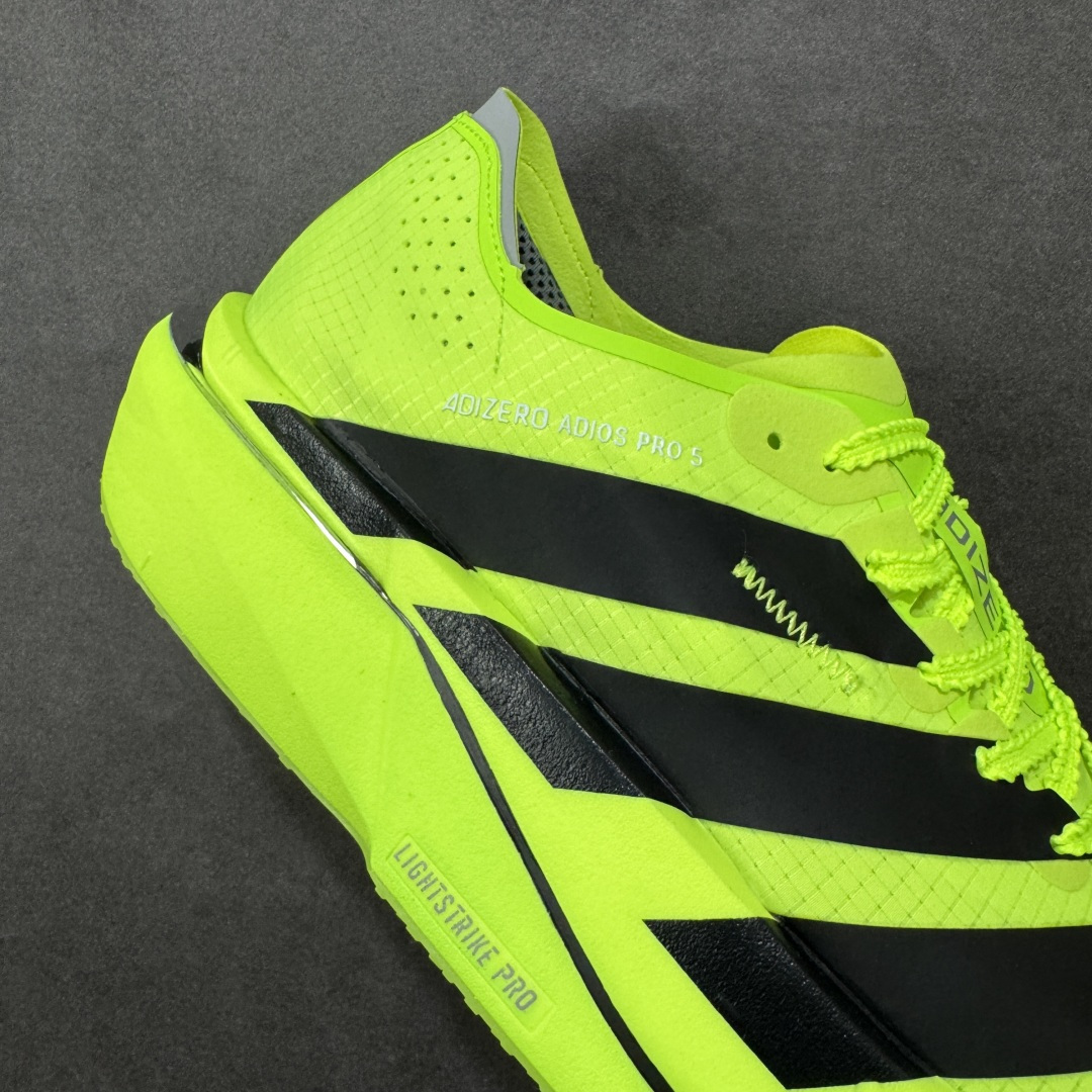 图片[6]-【TD版本】Adidas ADIZERO ADIOS 5 M 马拉松竞速专业跑鞋 CELERMESH针织网面非常轻薄 纤维间的缝隙很大 可以保证跑步时的透气、排汗效果 鞋舌直接与两侧的内衬和鞋底连接在一起 在跑步过程中不会被鞋舌的左右移动所困扰 在标准鞋带孔的基础上再拓宽一组鞋带孔 适合不同脚型的需求 突破性 EnergyRods 技术，有助于跑者实现更好的成绩 中底独特的LIGHTSTRIKE PRO泡棉材质 微弹感觉在跑步过程中给予了良好的支撑体验 对于顶级精英和高水平进阶跑者来说 ADIOS PRO是一双值得信赖的竞速比赛用鞋 货号：K18297 尺码：36 36²/₃ 37¹/₃ 38 38²/₃ 39¹/₃ 40 40²/₃ 41¹/₃ 42 42²/₃ 43¹/₃ 44 44²/₃ 45¹/₃ 编码：XSB250260-选品中心