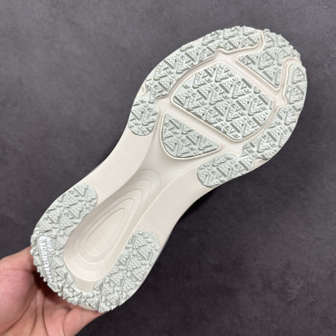 图片[9]-【公司级】Nike VOMERO 18 GTX 耐克 舒适减震防滑 低帮跑步鞋 全掌ReactX泡绵中底 前掌和后跟还配备了Air Zoom气垫单元 据说跑起来更快更舒适哦 这次最大的升级点 首次引入了ReactX泡绵 货号：HQ7001-003 尺码：36-46带半码-选品中心