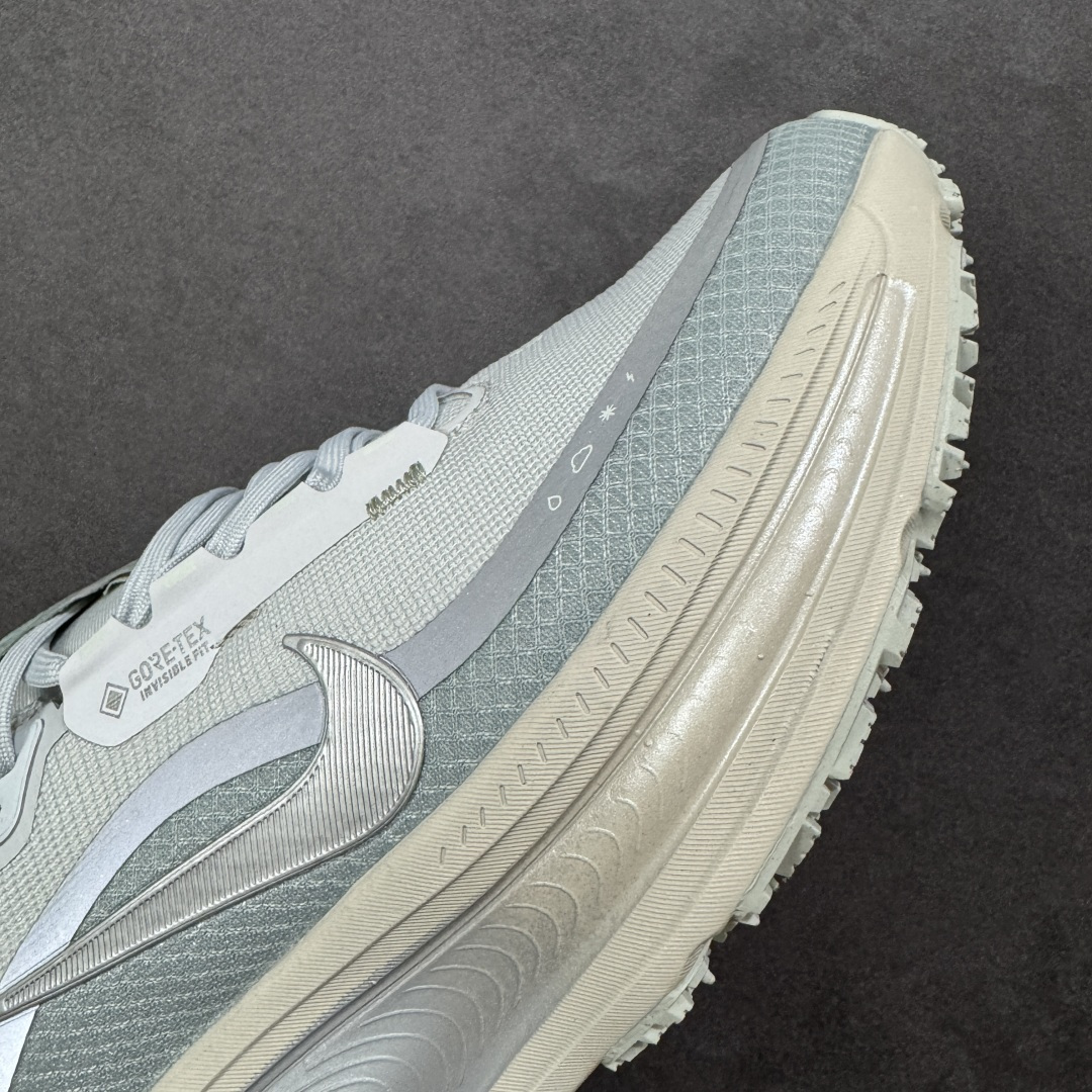 图片[5]-【公司级】Nike VOMERO 18 GTX 耐克 舒适减震防滑 低帮跑步鞋 全掌ReactX泡绵中底 前掌和后跟还配备了Air Zoom气垫单元 据说跑起来更快更舒适哦 这次最大的升级点 首次引入了ReactX泡绵 货号：HQ7001-003 尺码：36-46带半码-选品中心