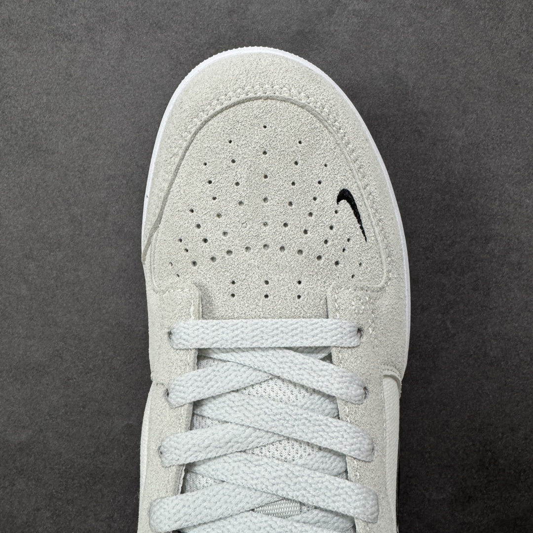 图片[8]-【公司级】Nike SB Force 58 是一款结合了经典篮球元素与滑板功能的鞋款。鞋身采用帆布、麂皮与冲孔细节，致敬传统篮球风格，呈现出复古又时尚的外观。加厚鞋舌设计提升穿着舒适度，内侧弹性衬布提供稳固贴合感，即使鞋带松脱也能保持鞋子贴合脚型。全新杯式外底设计兼顾耐久性与灵活性，减少磨合时间，提升滑板体验。鞋底Tri-Star纹理提供出色的抓地力和灵敏脚感。 货号：CZ2959-003 尺码：36 36.5 37.5 38 38.5 39 40 40.5 41 42 42.5 43 44 45 编码：XSB220230-选品中心