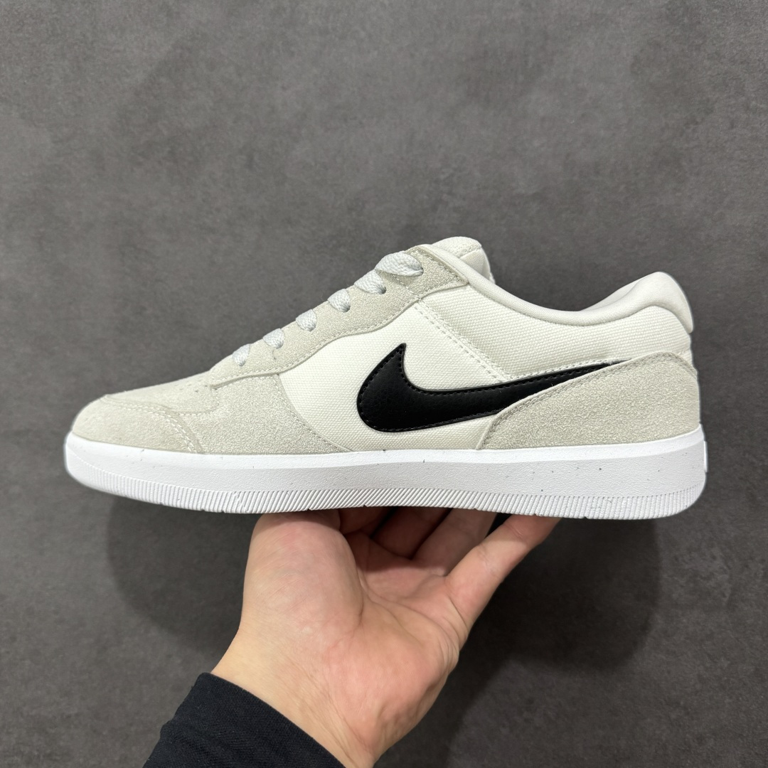 图片[2]-【公司级】Nike SB Force 58 是一款结合了经典篮球元素与滑板功能的鞋款。鞋身采用帆布、麂皮与冲孔细节，致敬传统篮球风格，呈现出复古又时尚的外观。加厚鞋舌设计提升穿着舒适度，内侧弹性衬布提供稳固贴合感，即使鞋带松脱也能保持鞋子贴合脚型。全新杯式外底设计兼顾耐久性与灵活性，减少磨合时间，提升滑板体验。鞋底Tri-Star纹理提供出色的抓地力和灵敏脚感。 货号：CZ2959-003 尺码：36 36.5 37.5 38 38.5 39 40 40.5 41 42 42.5 43 44 45 编码：XSB220230-选品中心